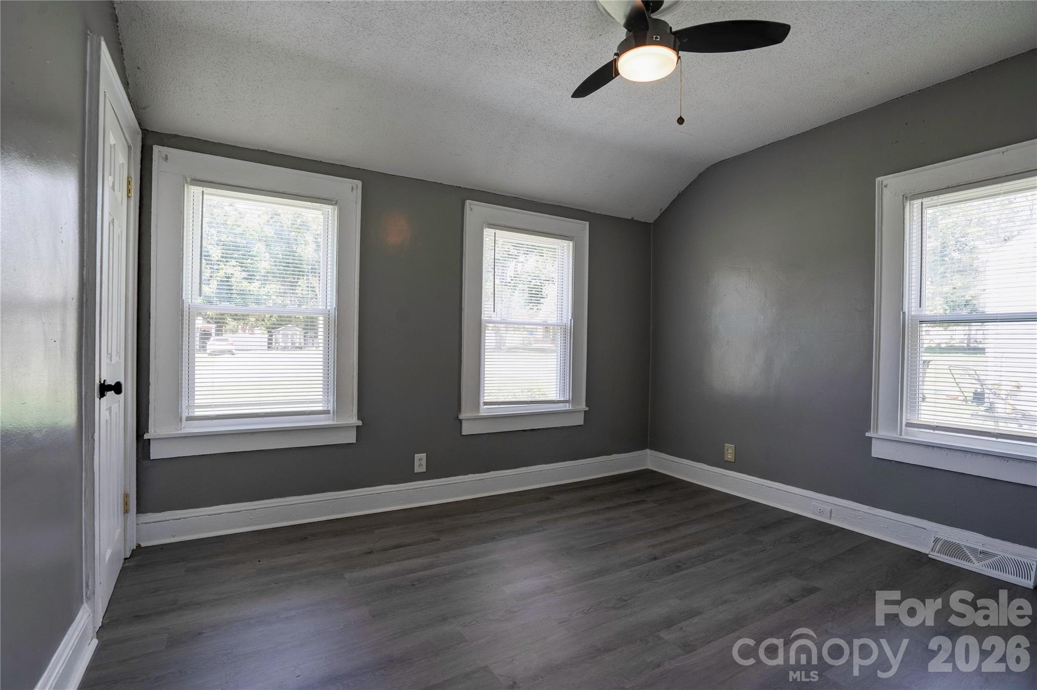 605 Meadowbrook Road Property Photo 15