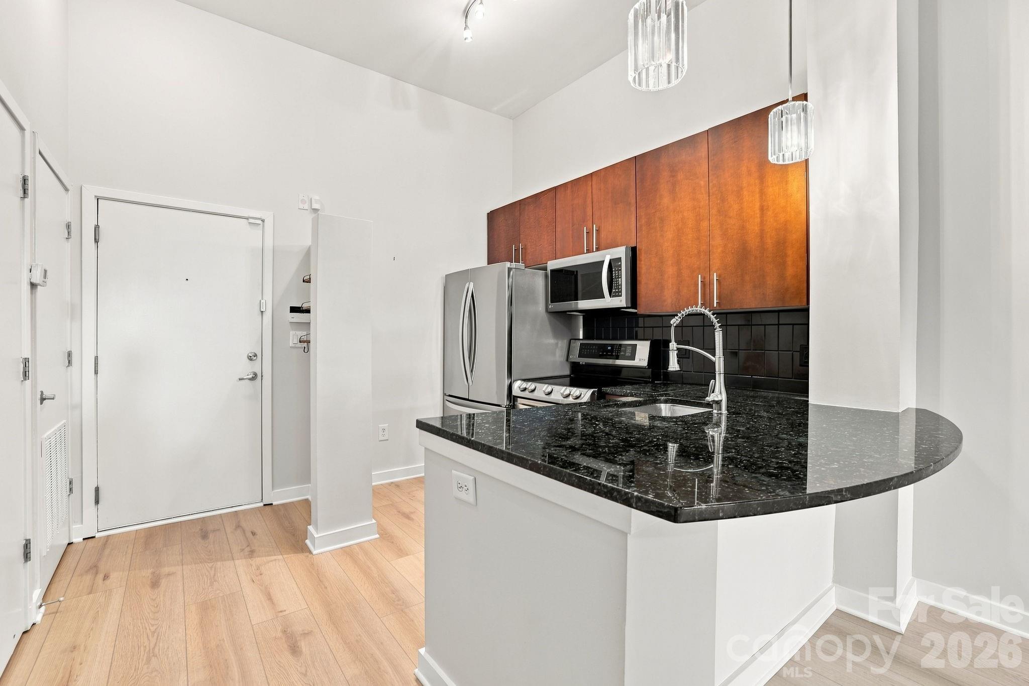 2125 Southend Drive 106 Property Photo 12
