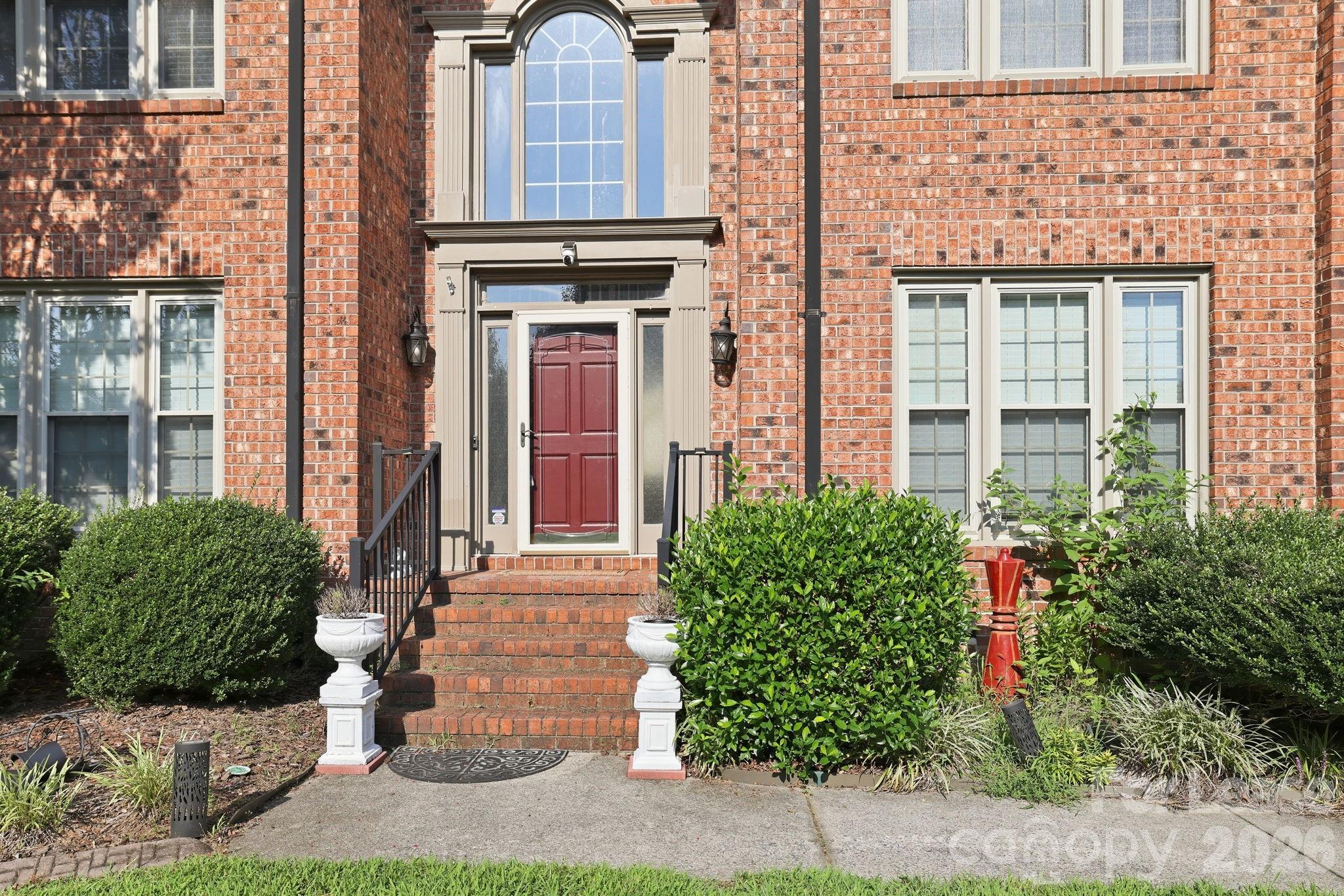 142 Cottontail Lane Property Photo 4