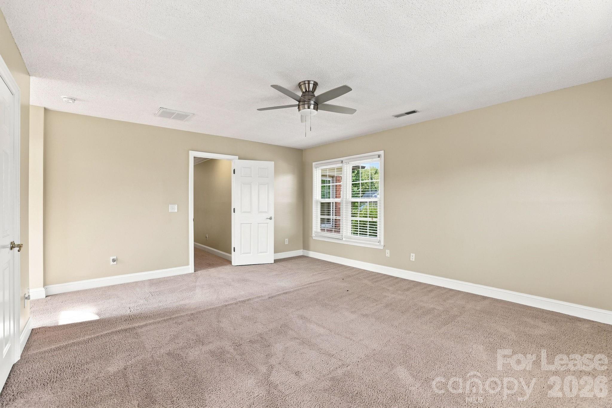 142 Cottontail Lane Property Photo 28
