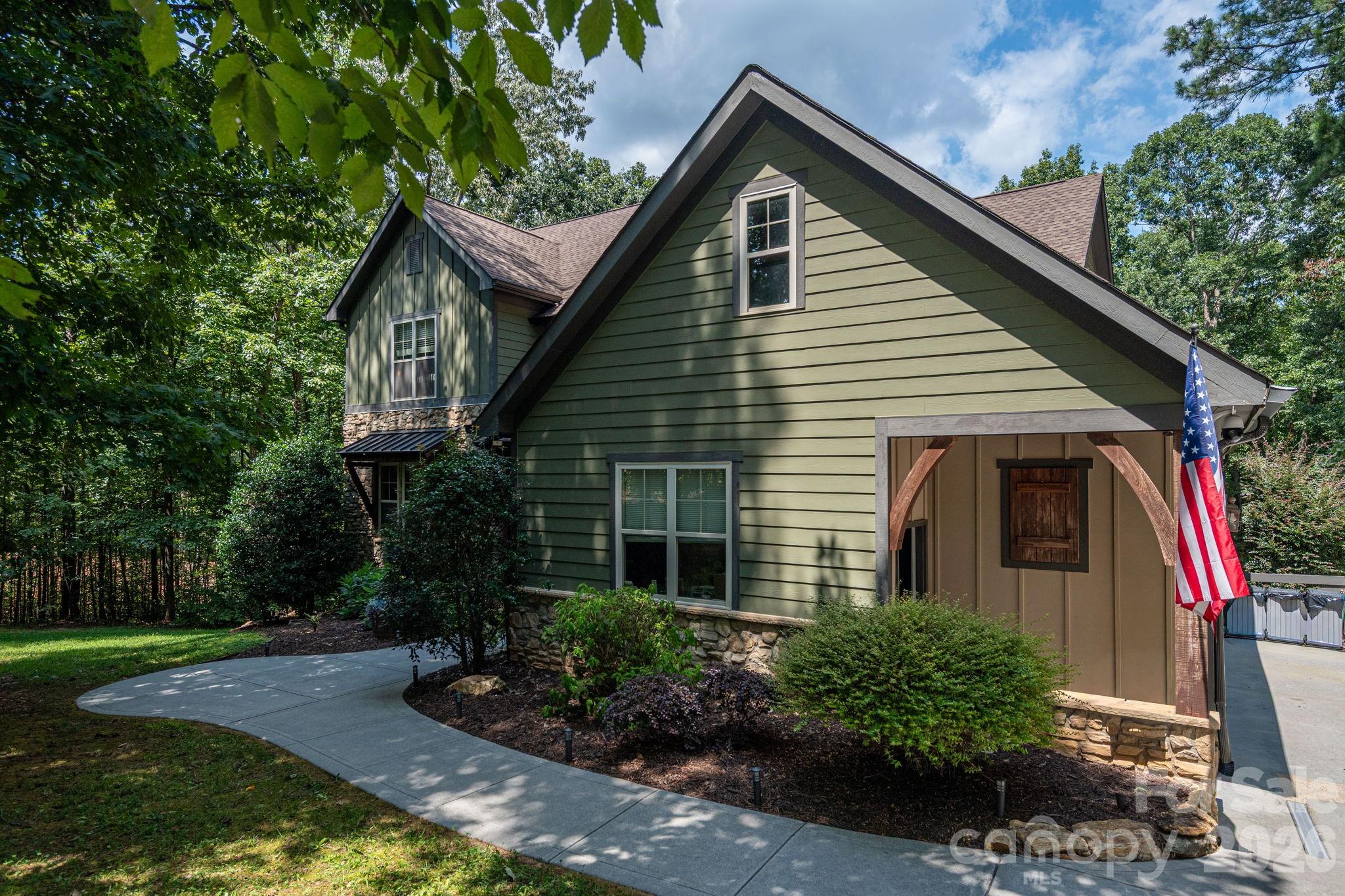 1903 Miners Creek Drive Property Photo 4