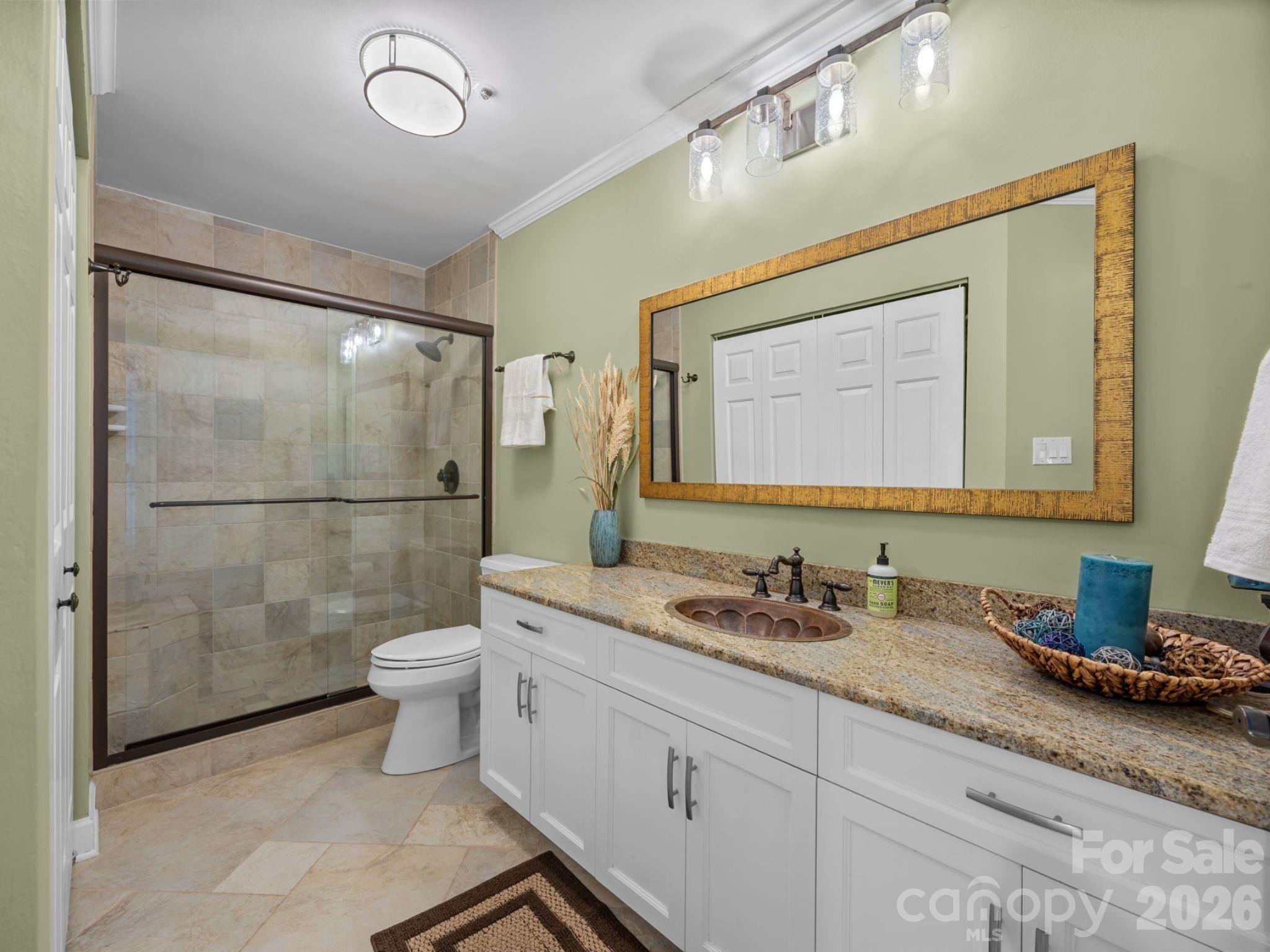 17925 Kings Point Drive F Property Photo 8