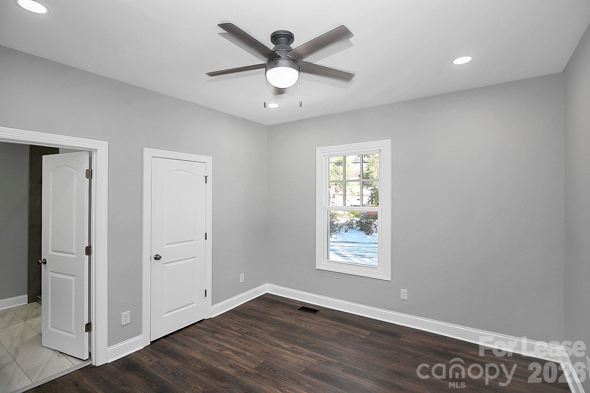 701 S York Street B Property Photo 13