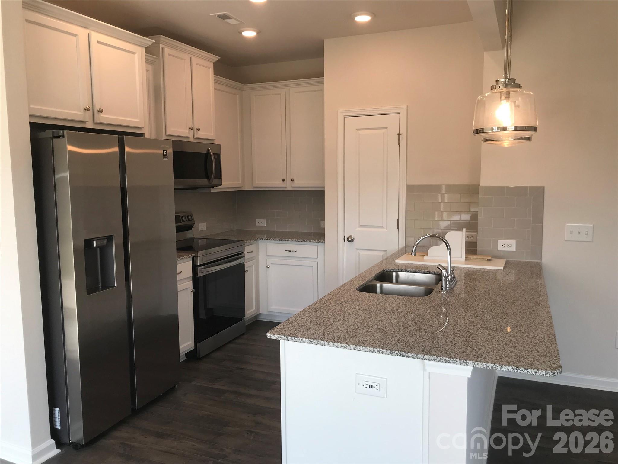 8113 Sheffield Drive Property Photo 3