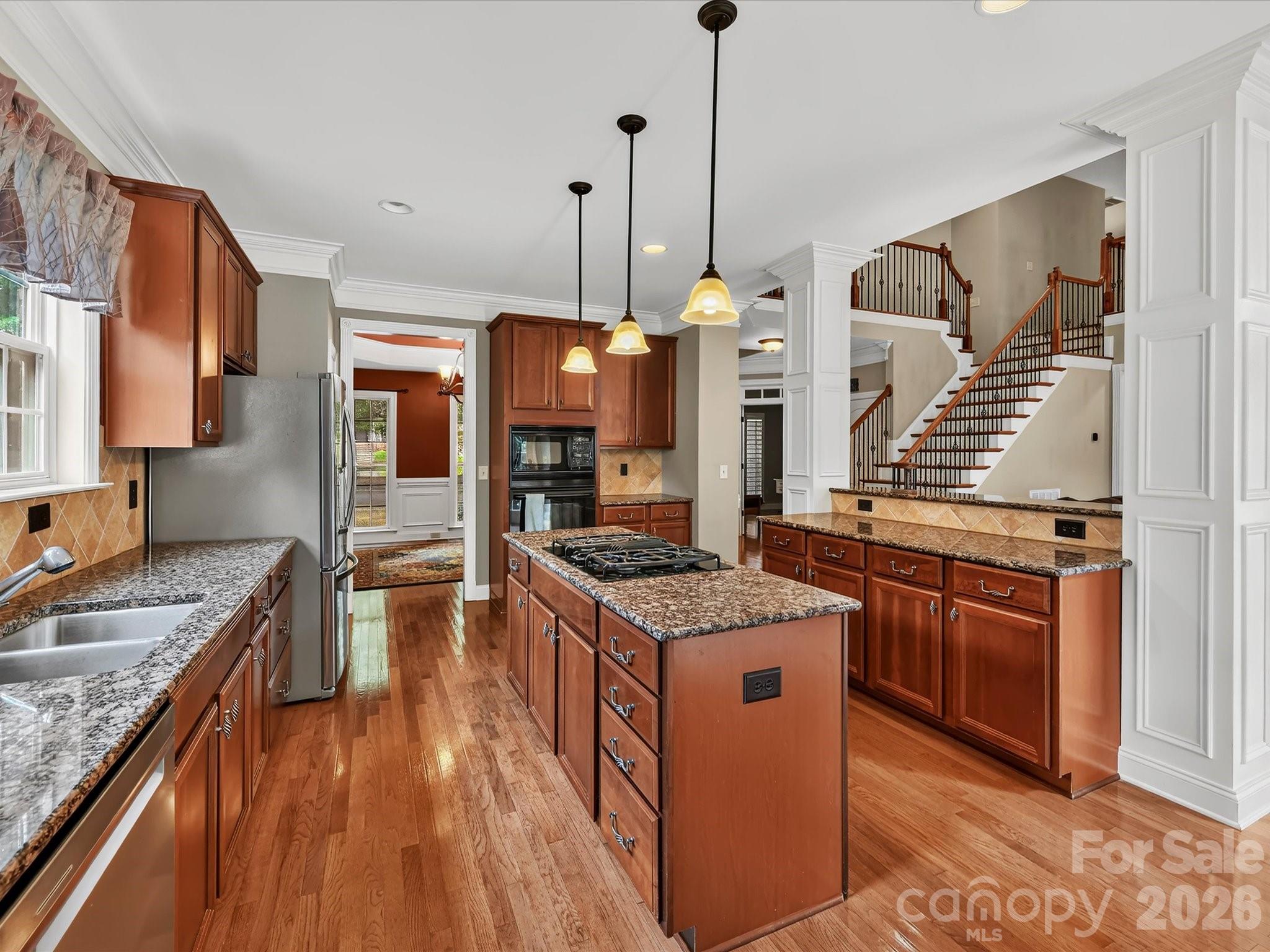 11203 Warfield Avenue Property Photo 12