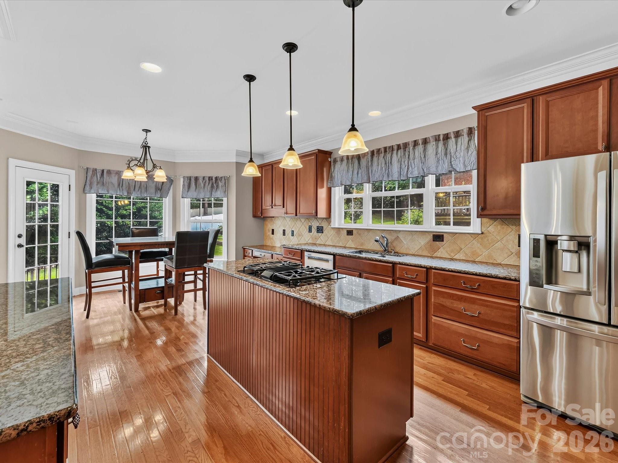 11203 Warfield Avenue Property Photo 14