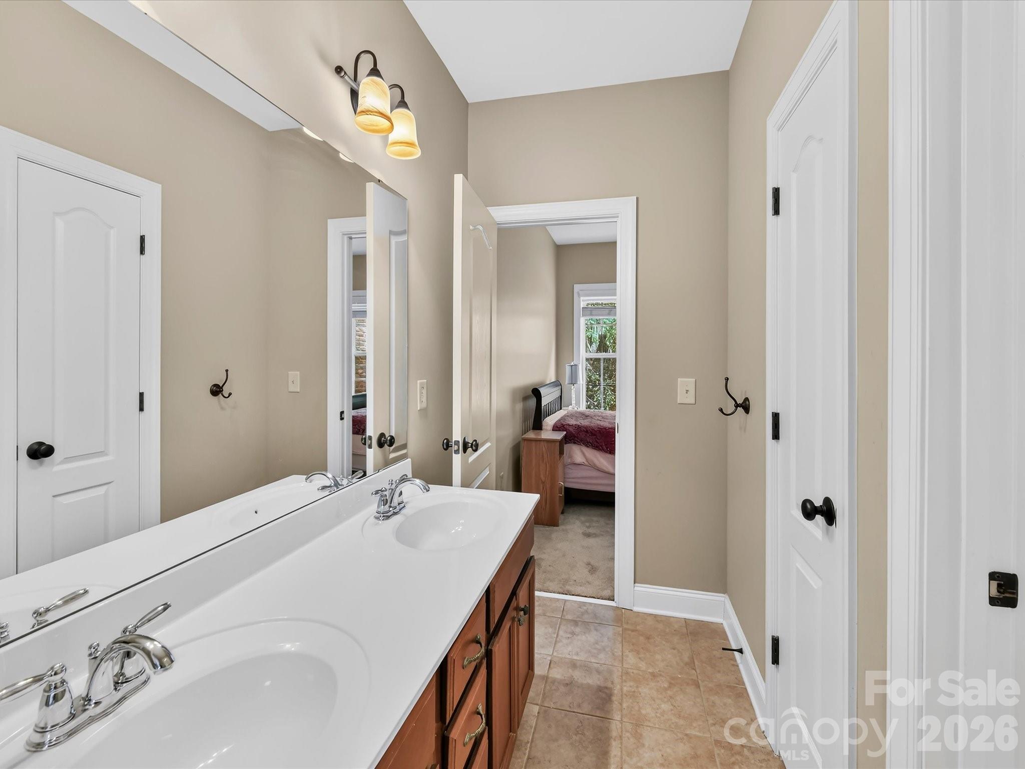 11203 Warfield Avenue Property Photo 25