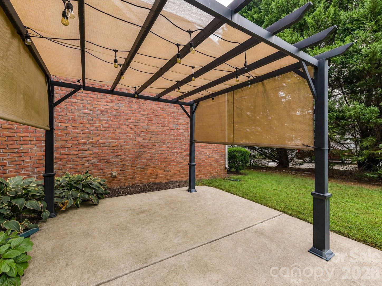 11203 Warfield Avenue Property Photo 35