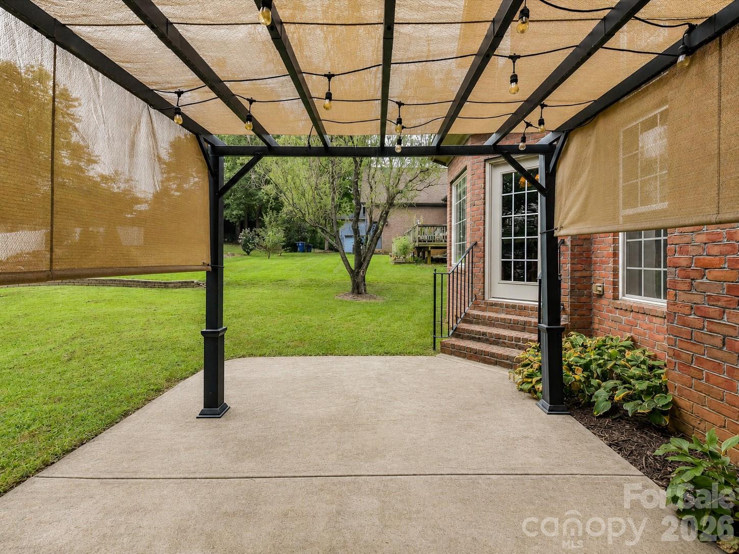 11203 Warfield Avenue Property Photo 36