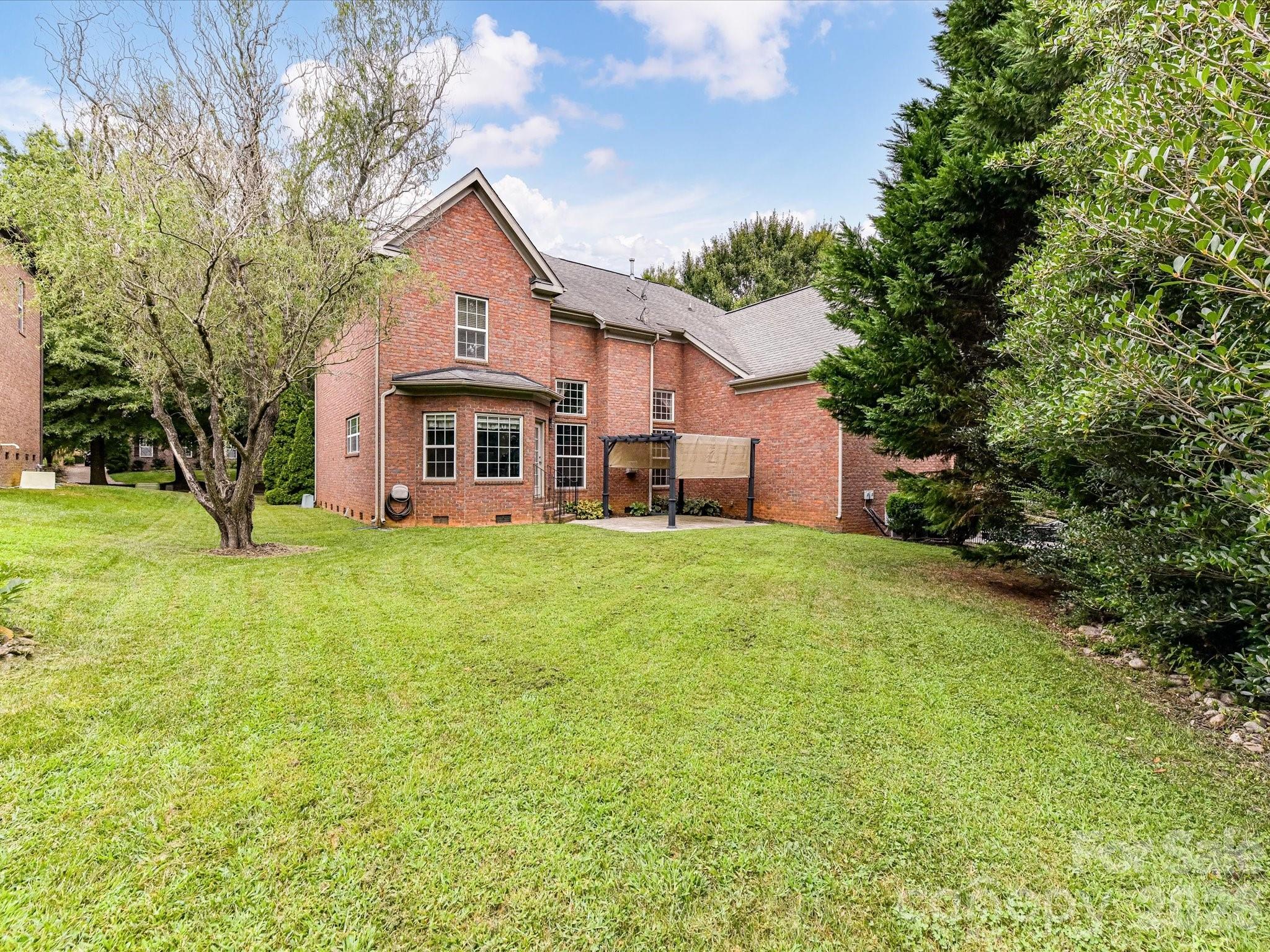11203 Warfield Avenue Property Photo 38