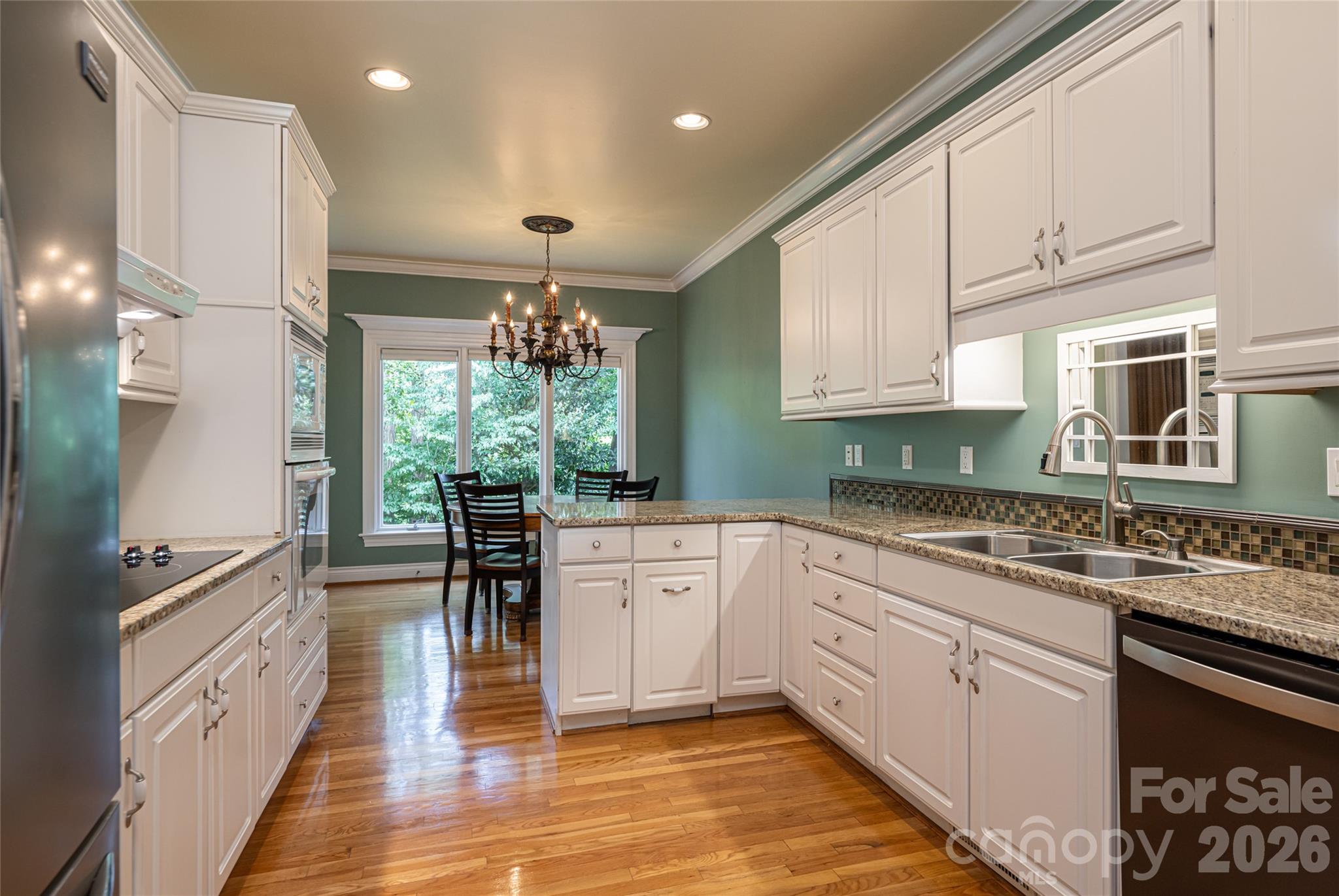 8 Clovelly Way Property Photo 3
