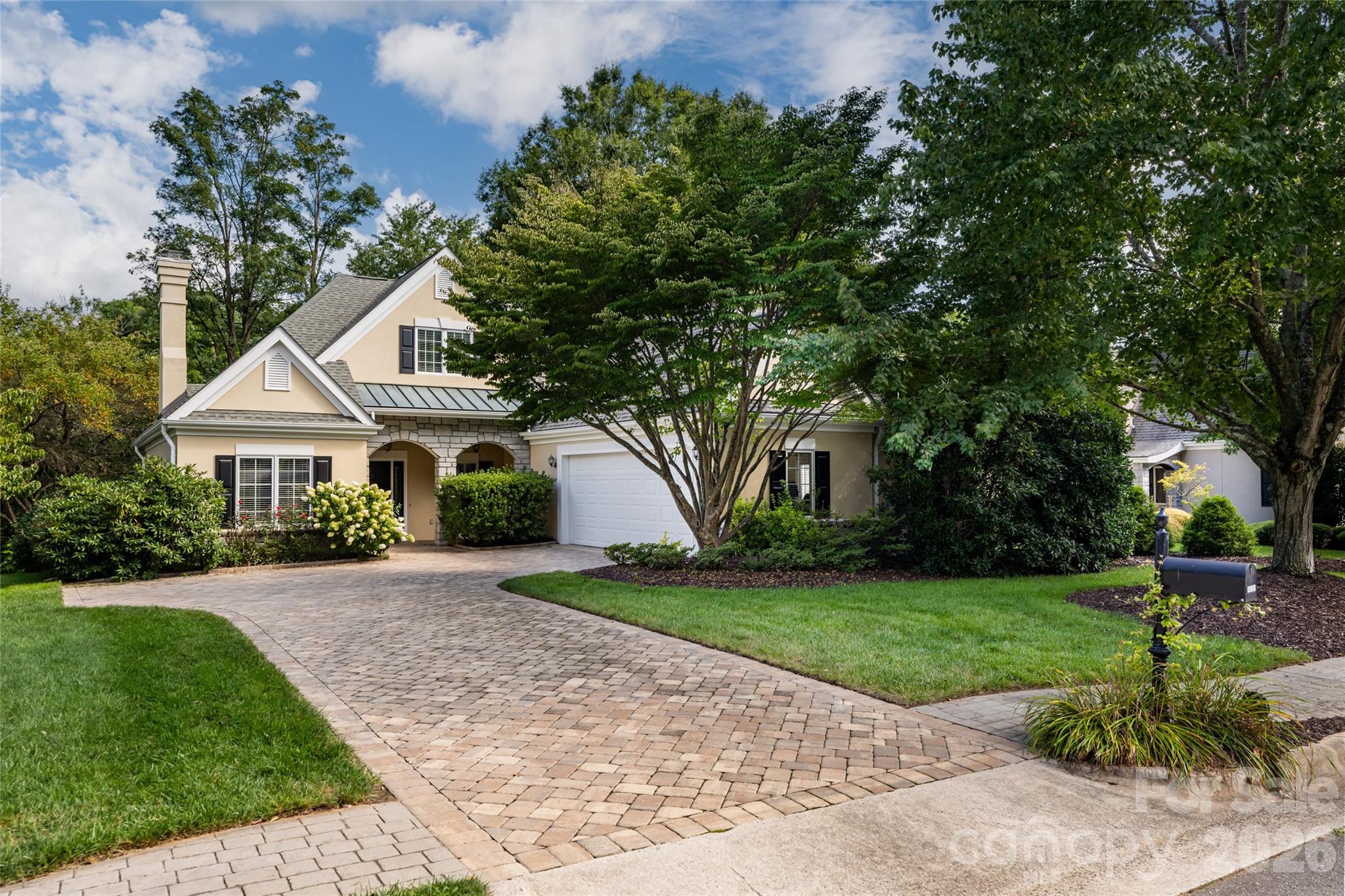 8 Clovelly Way Property Photo 6