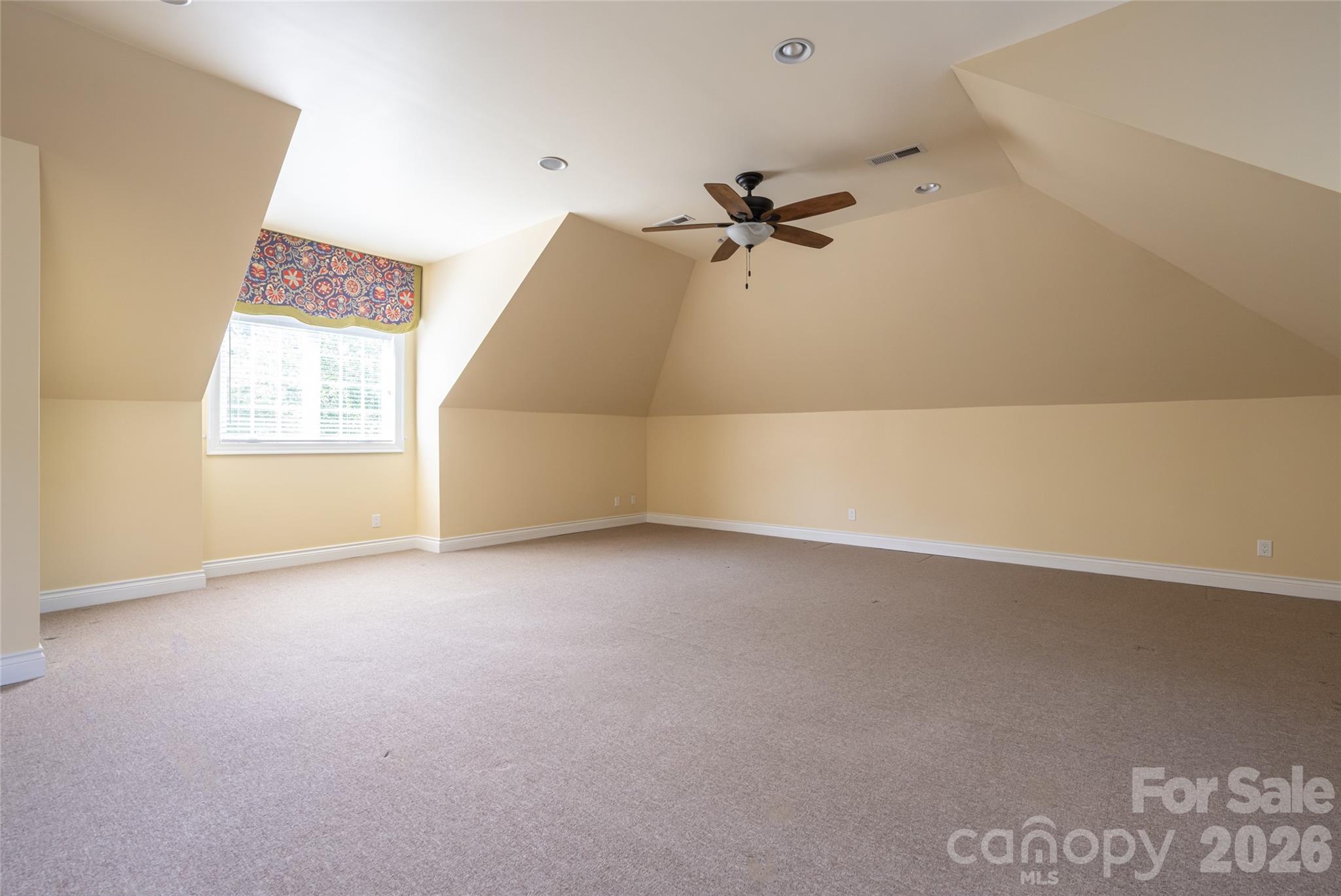 8 Clovelly Way Property Photo 33