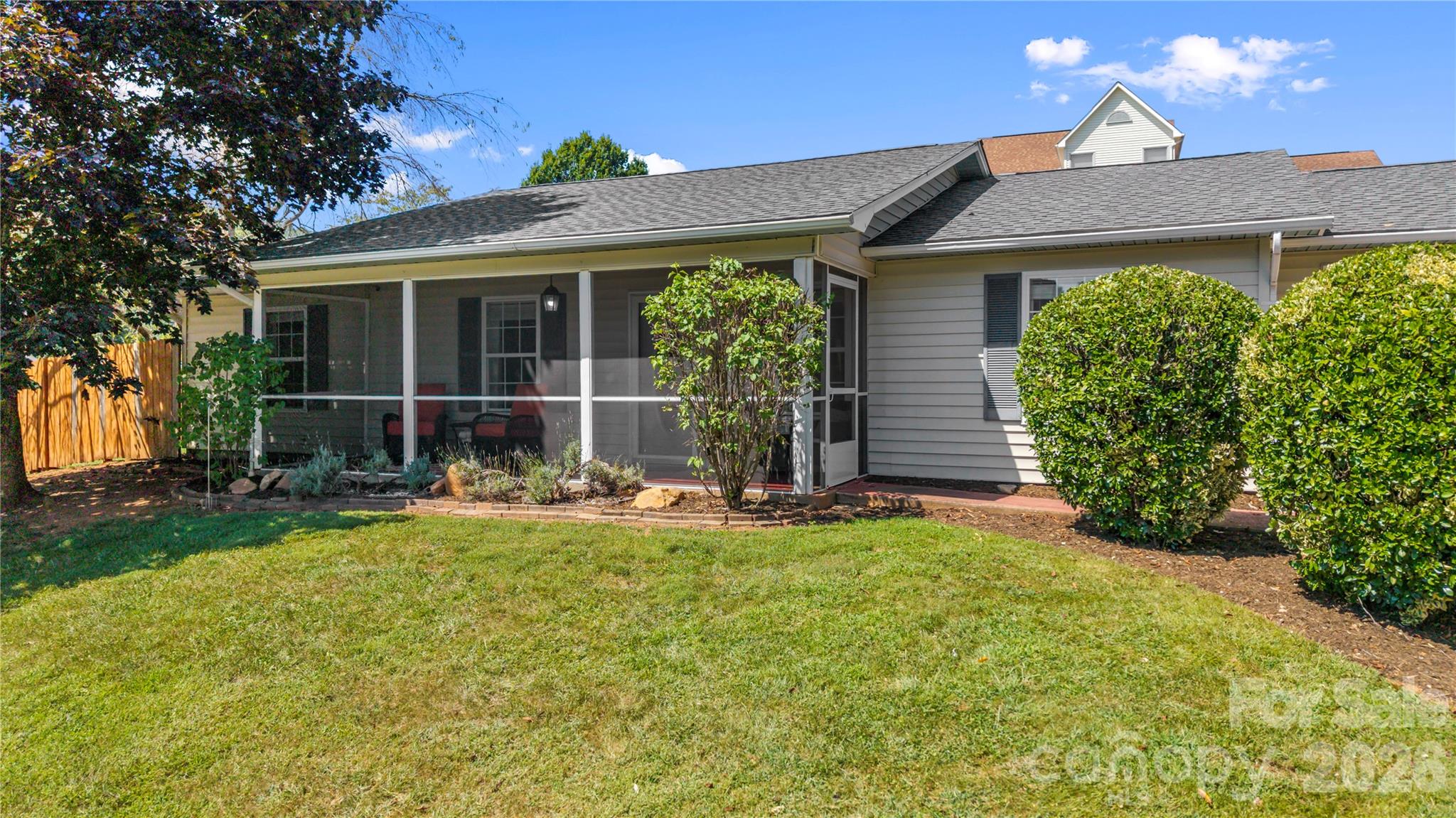 12 Sydney Lane Property Photo 2