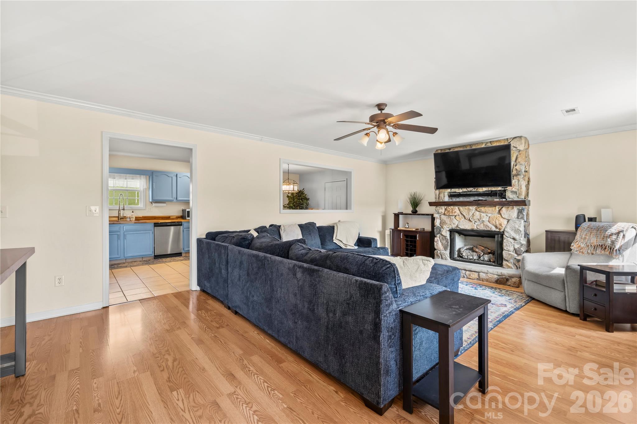 12 Sydney Lane Property Photo 6