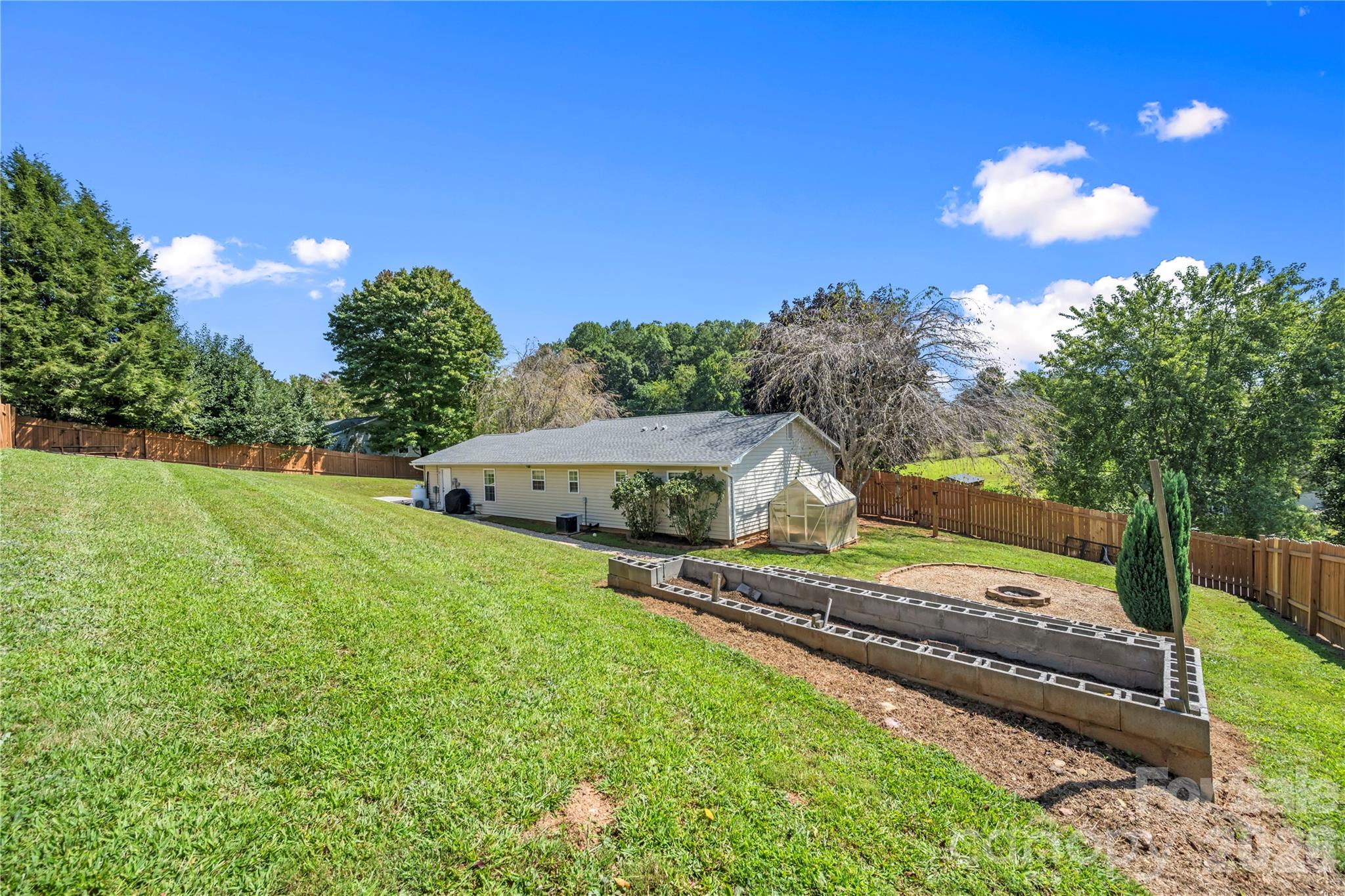12 Sydney Lane Property Photo 25
