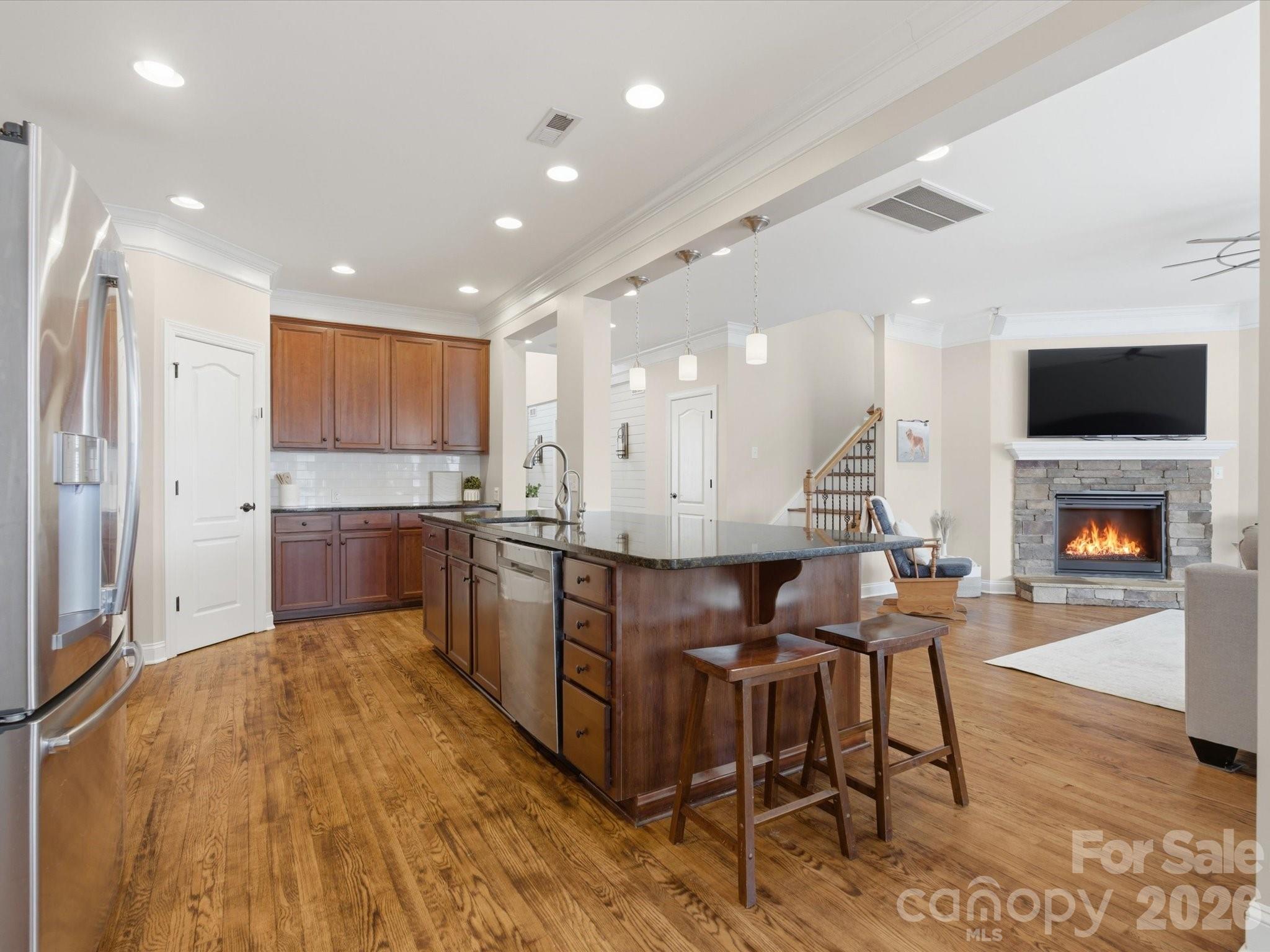 5105 Saint Clair Street Property Photo 7