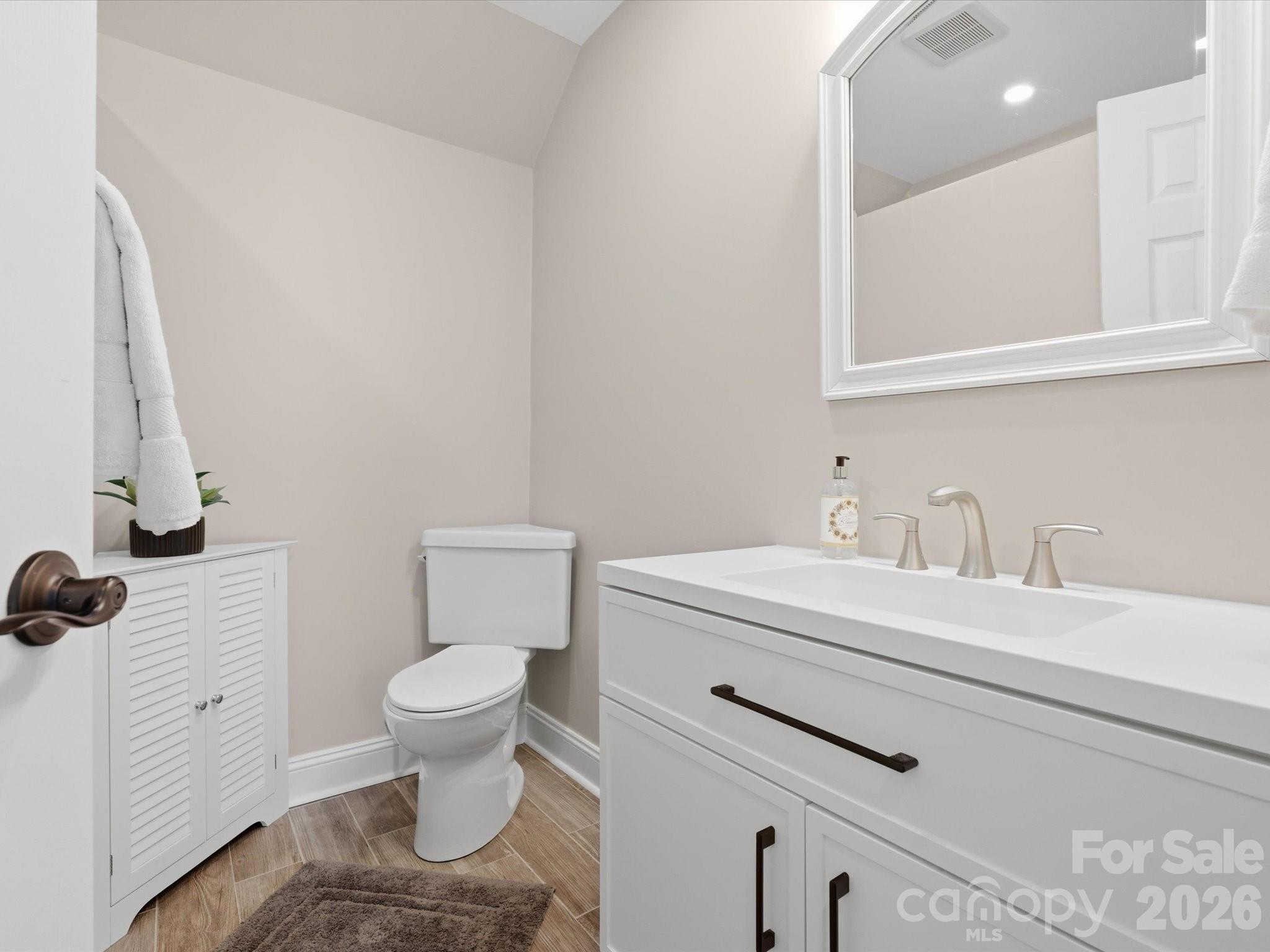 5105 Saint Clair Street Property Photo 22