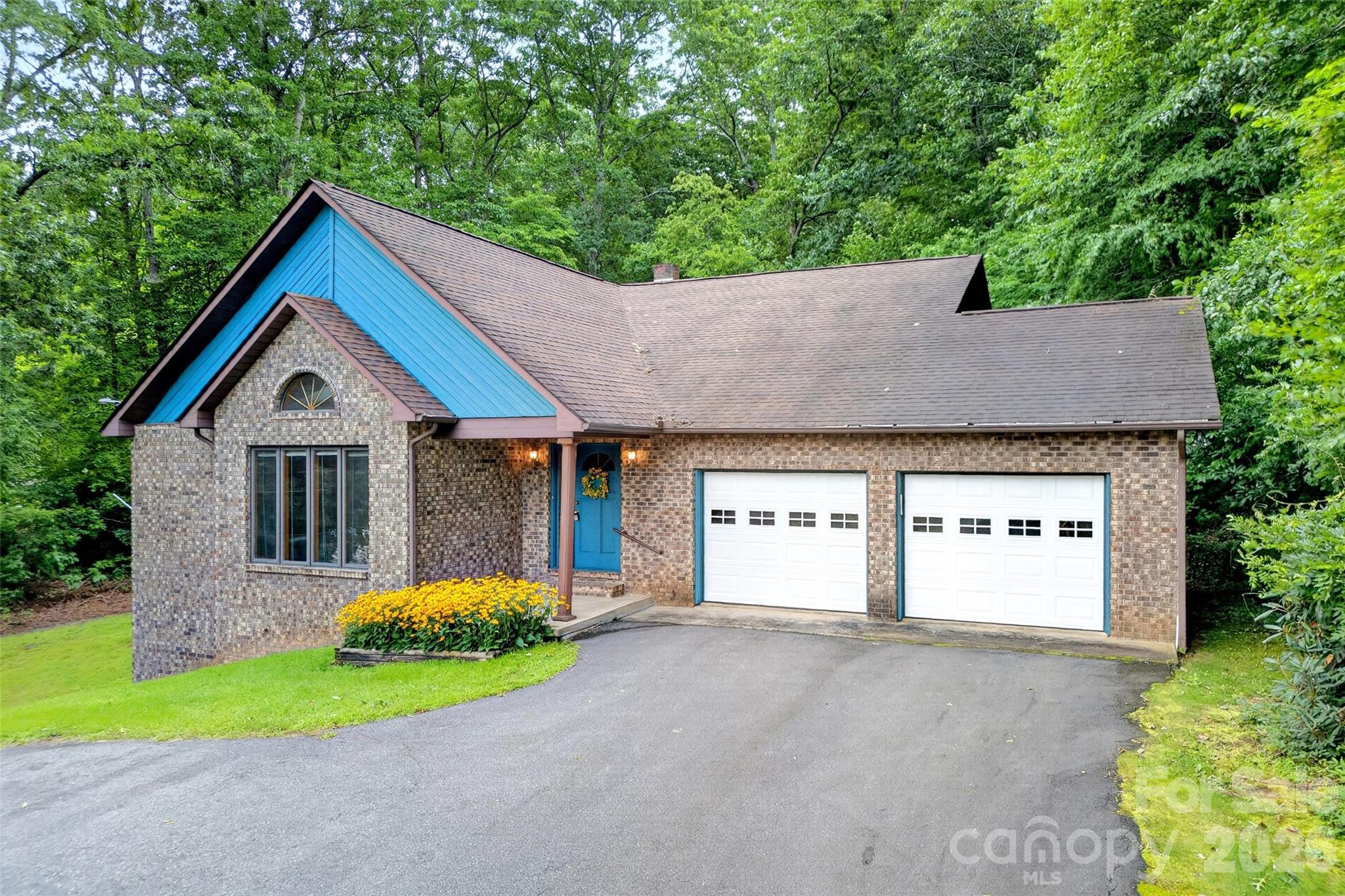 108 Shenandoah Drive Property Photo 1