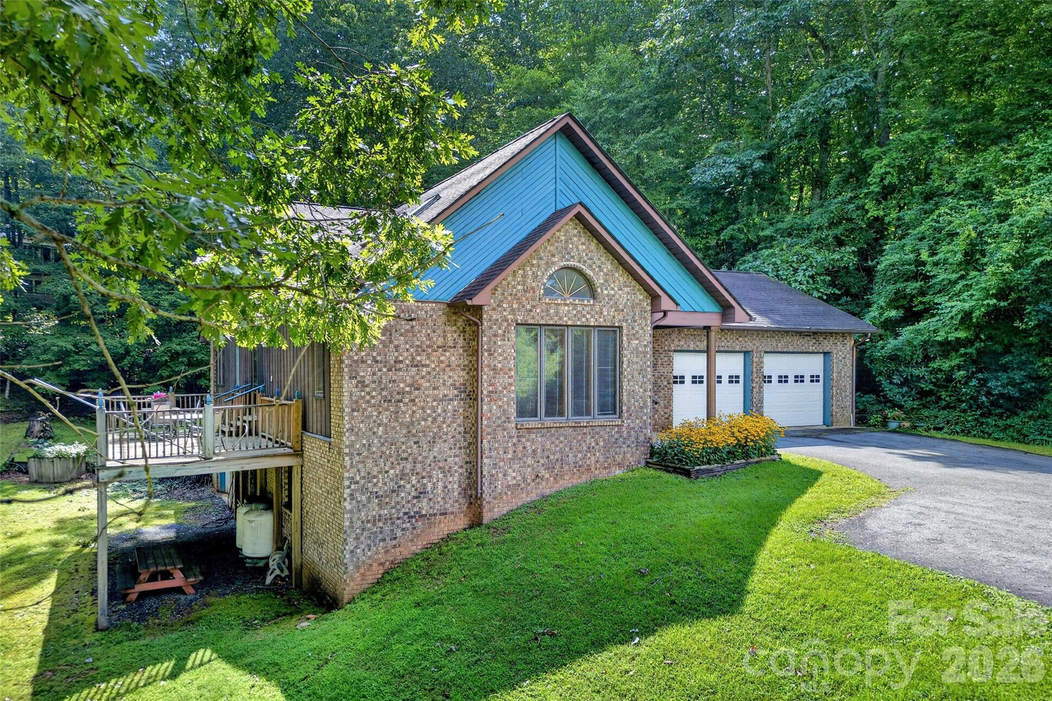 108 Shenandoah Drive Property Photo 1