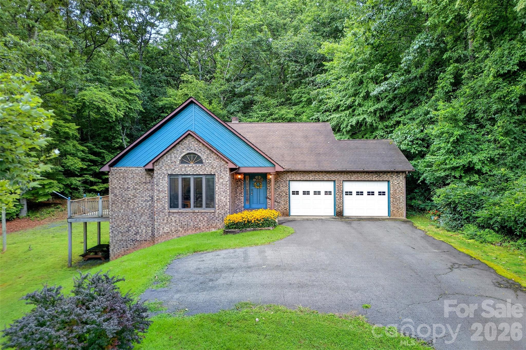 108 Shenandoah Drive Property Photo 2