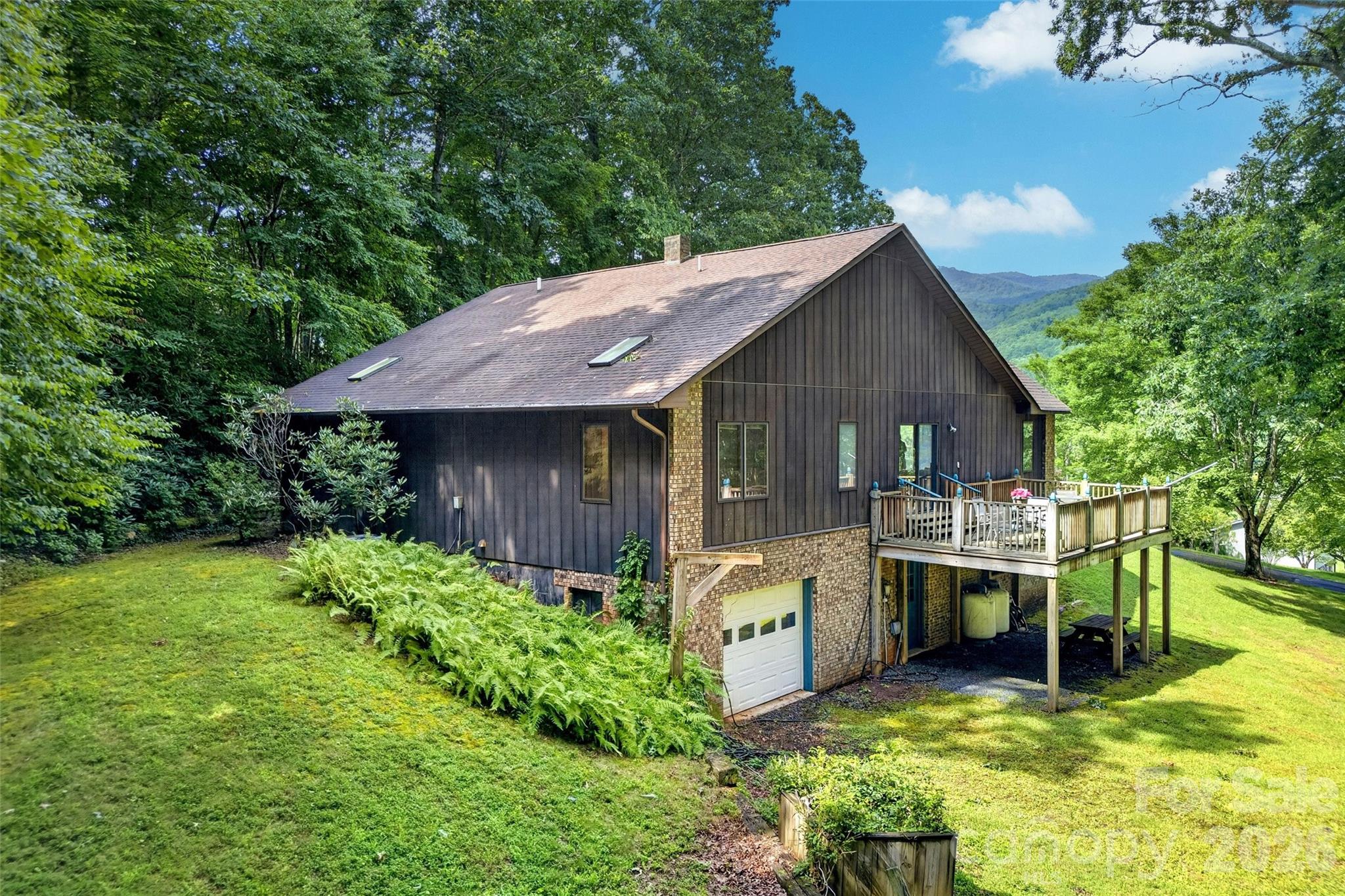 108 Shenandoah Drive Property Photo 4