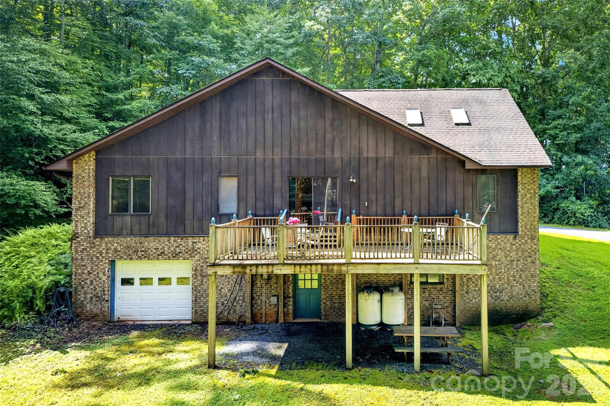 108 Shenandoah Drive Property Photo 5