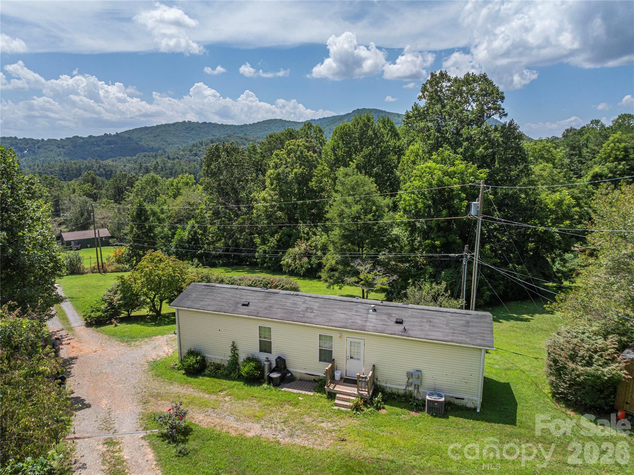 124 Sayles Town Place Property Photo 1