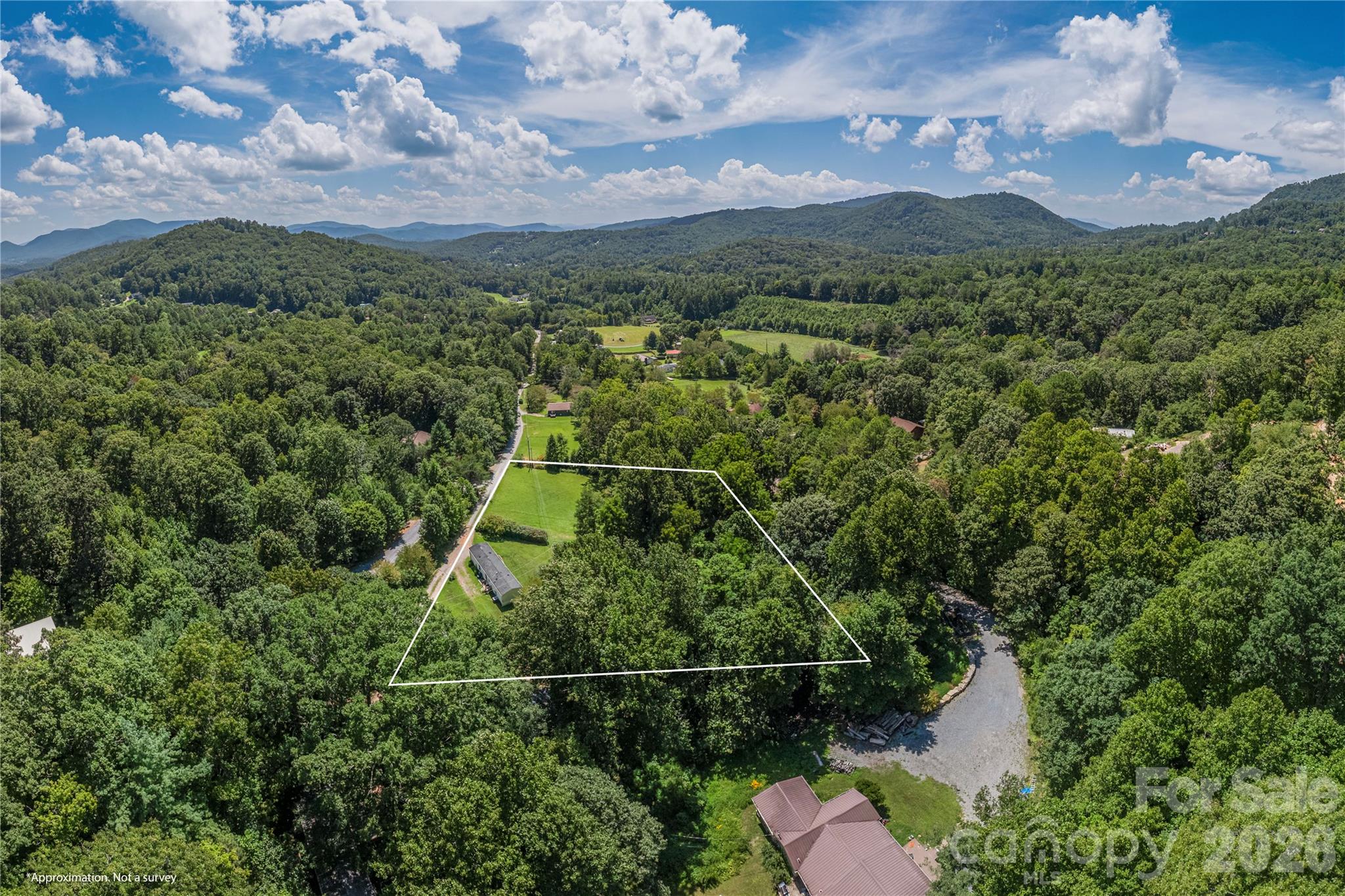 124 Sayles Town Place Property Photo 14
