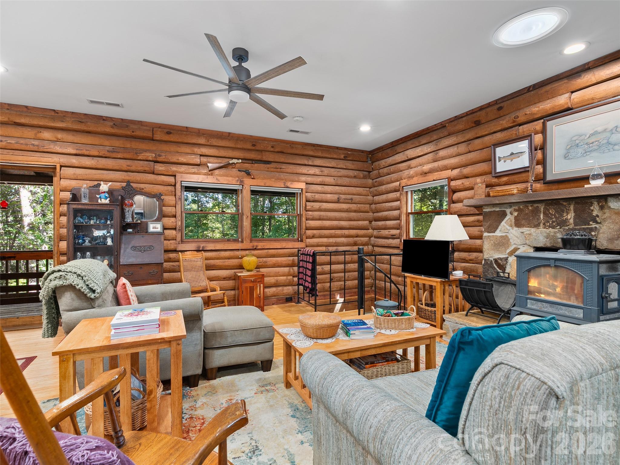 185 Rainbow Lake Drive Property Photo 6