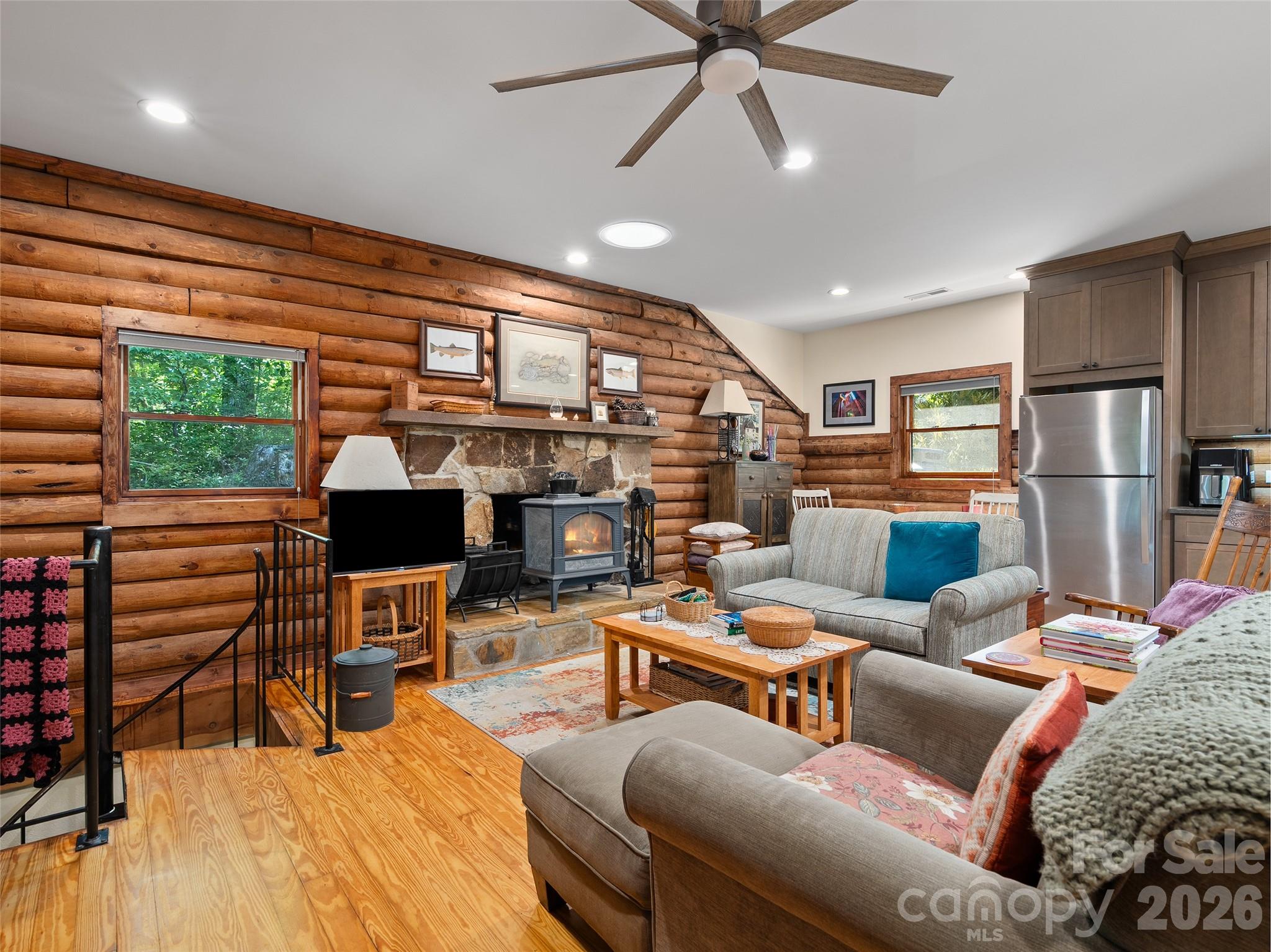 185 Rainbow Lake Drive Property Photo 7