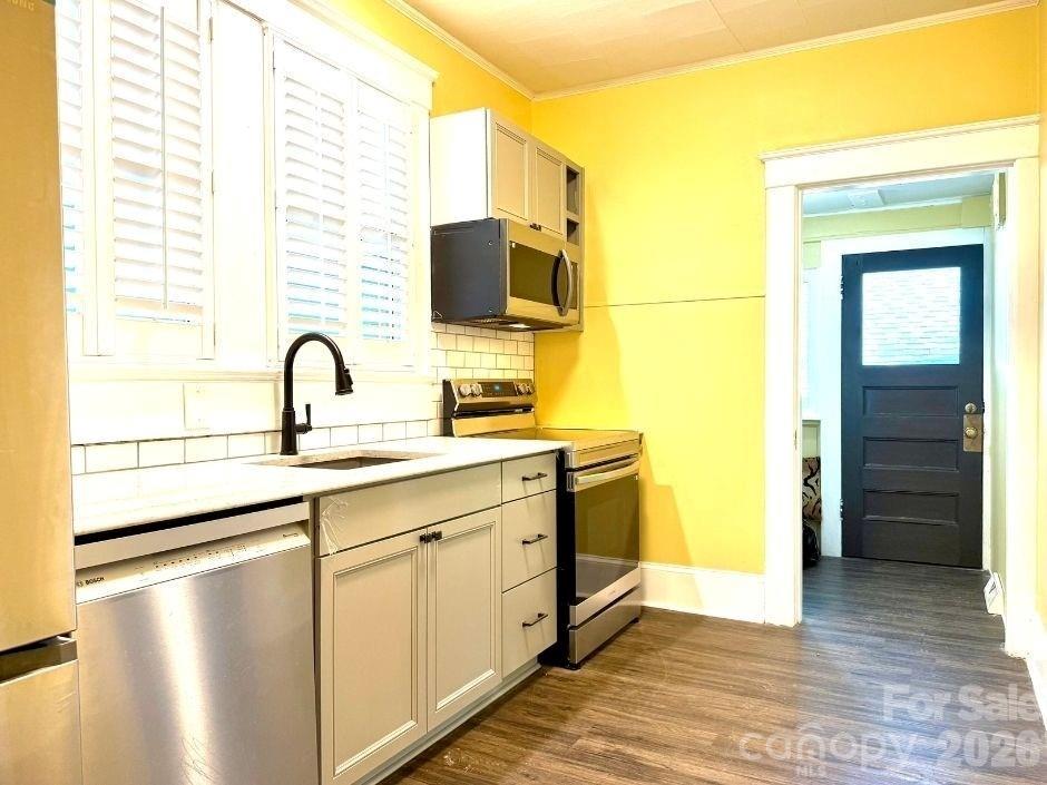 113 E Miller Street Property Photo 14