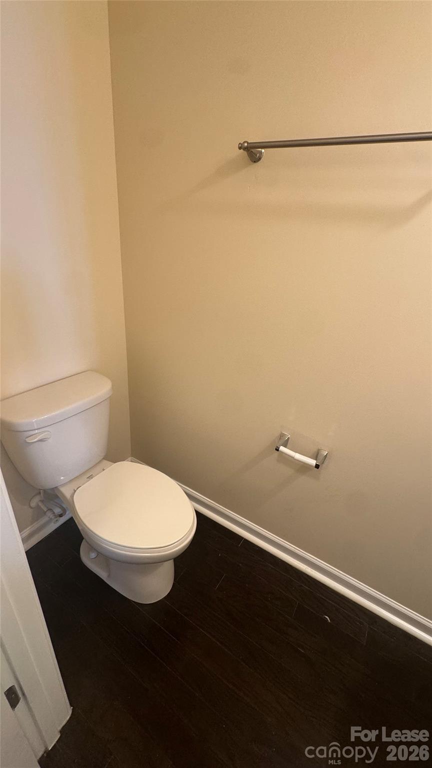 504 Twelve Oaks Lane Property Photo 7