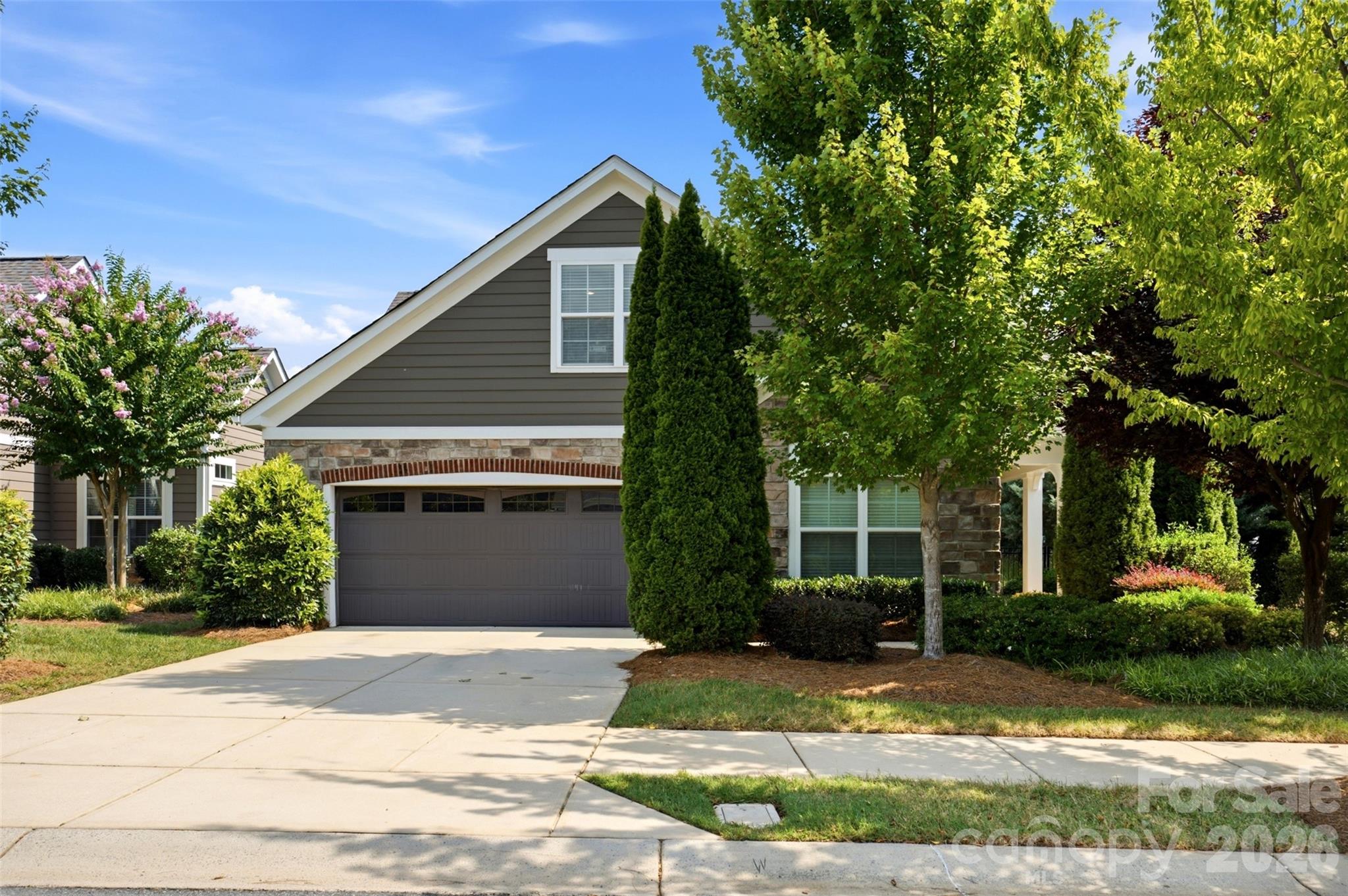 17004 Courtside Landing Drive Property Photo 2