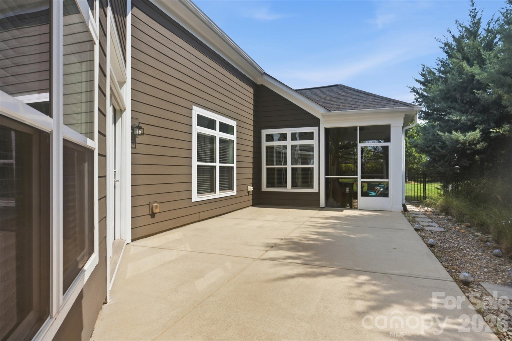 17004 Courtside Landing Drive Property Photo 32