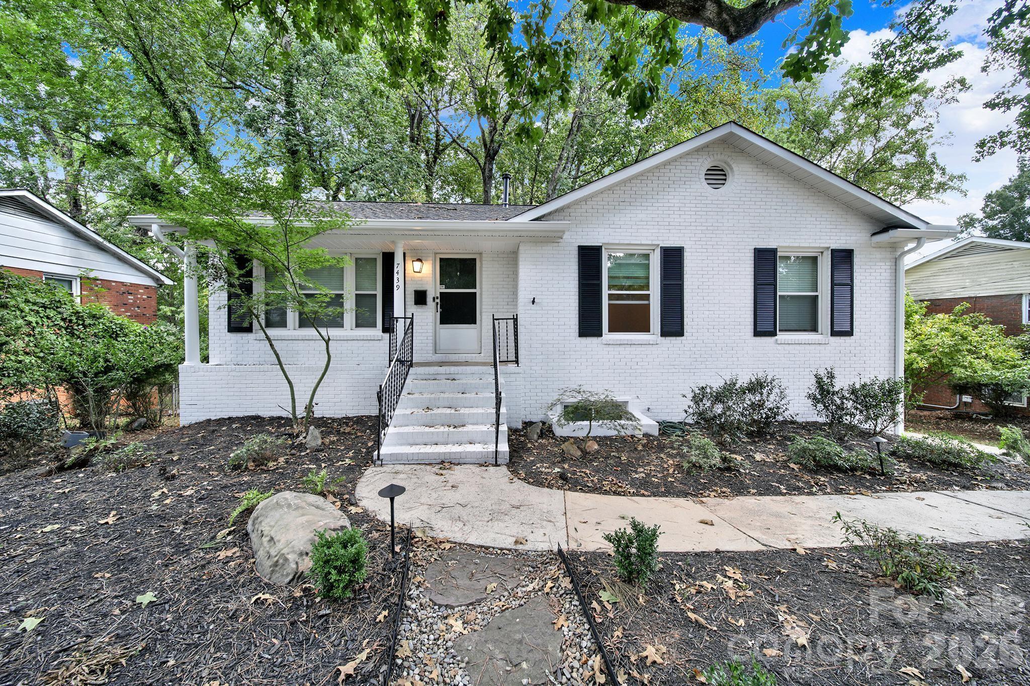 7439 Watercrest Road Property Photo 1