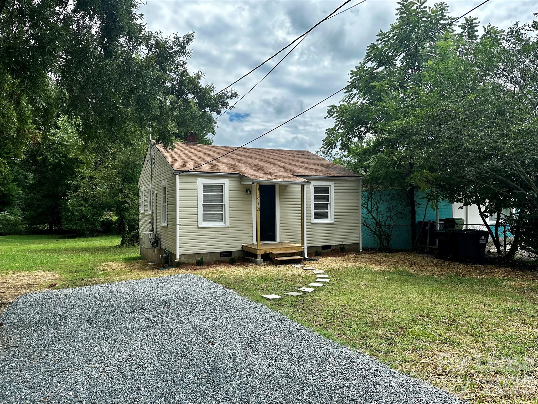 930 Dixie Street Property Photo 3