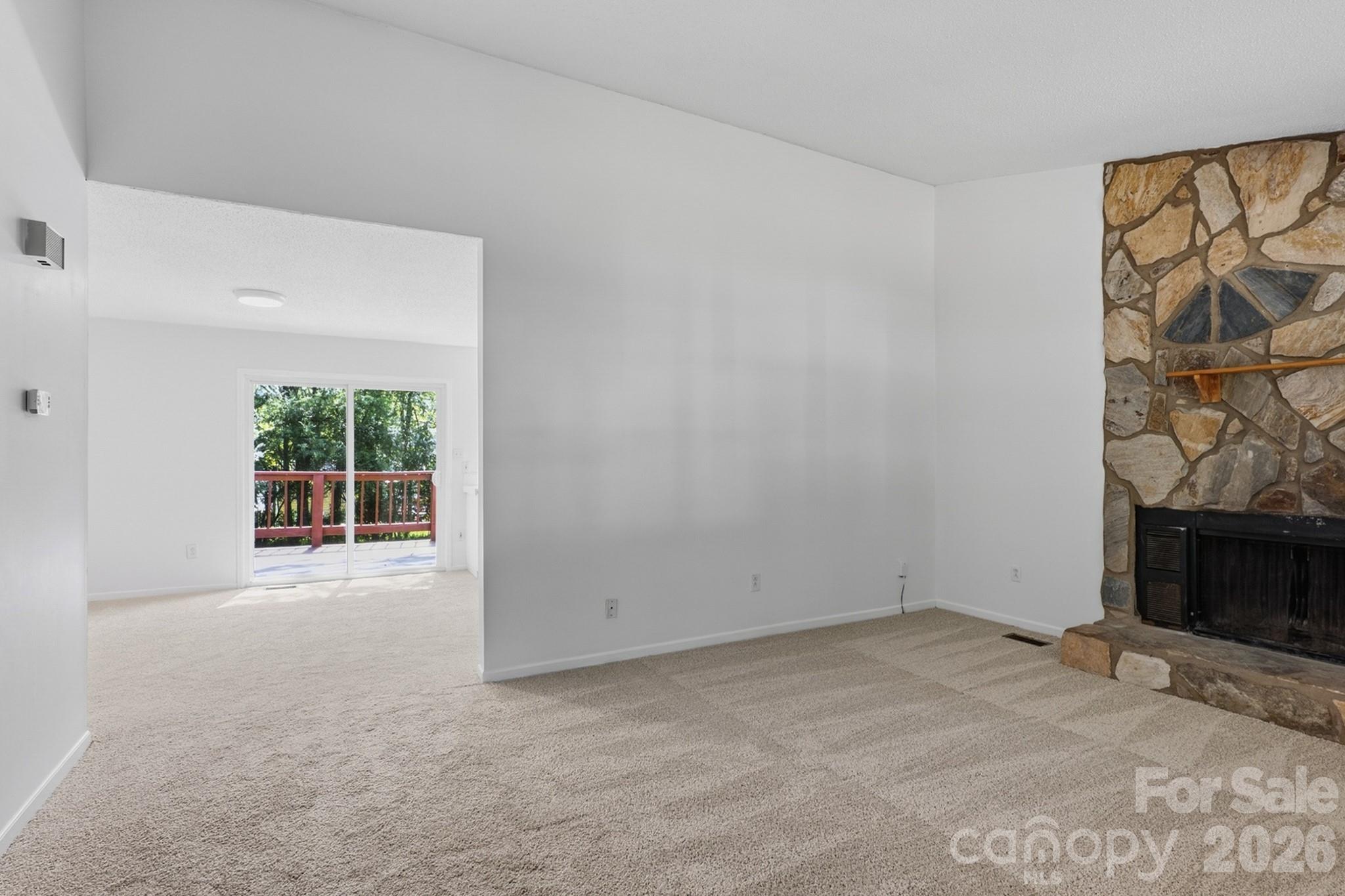 5300 Rolling Oak Lane Property Photo 9
