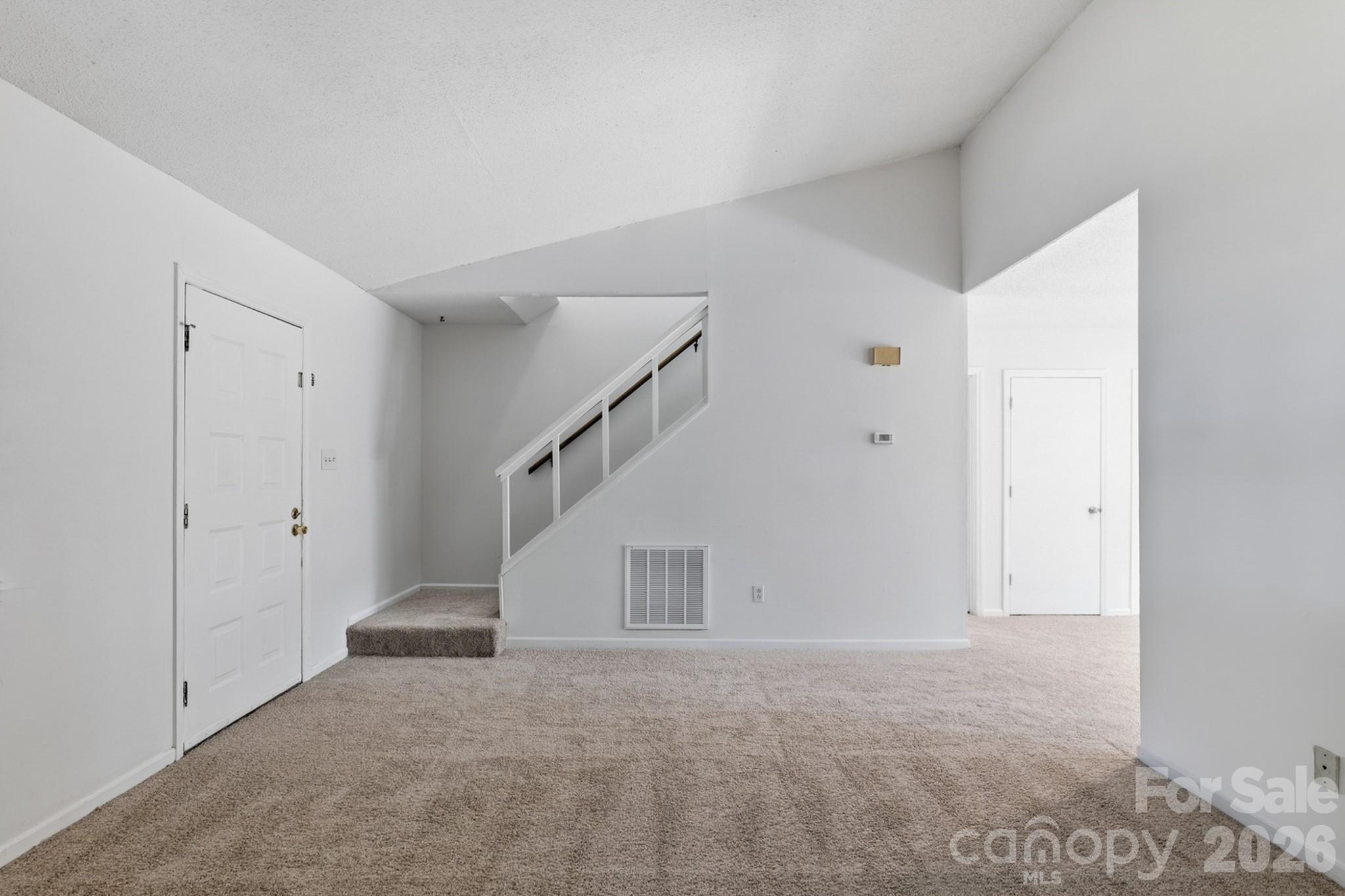 5300 Rolling Oak Lane Property Photo 10
