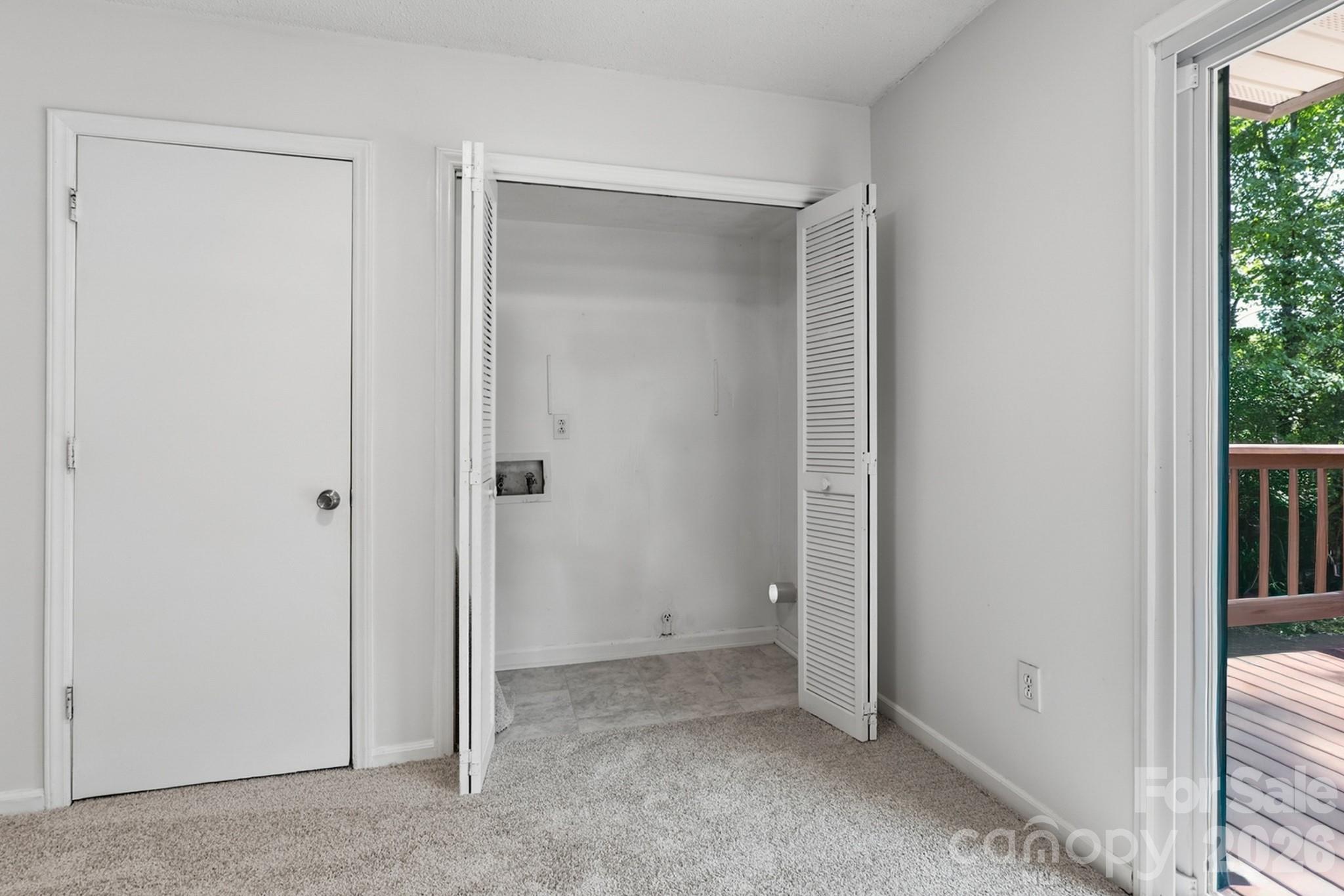 5300 Rolling Oak Lane Property Photo 13