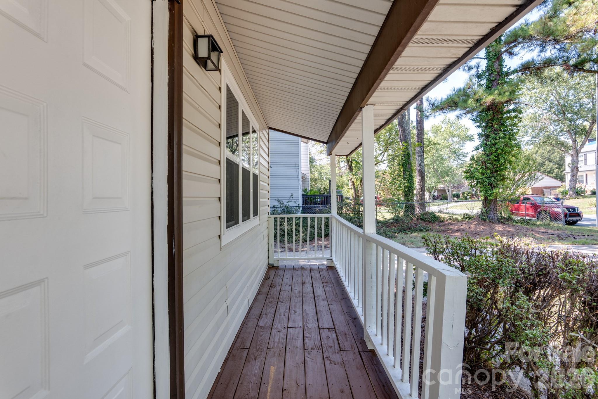 5300 Rolling Oak Lane Property Photo 26