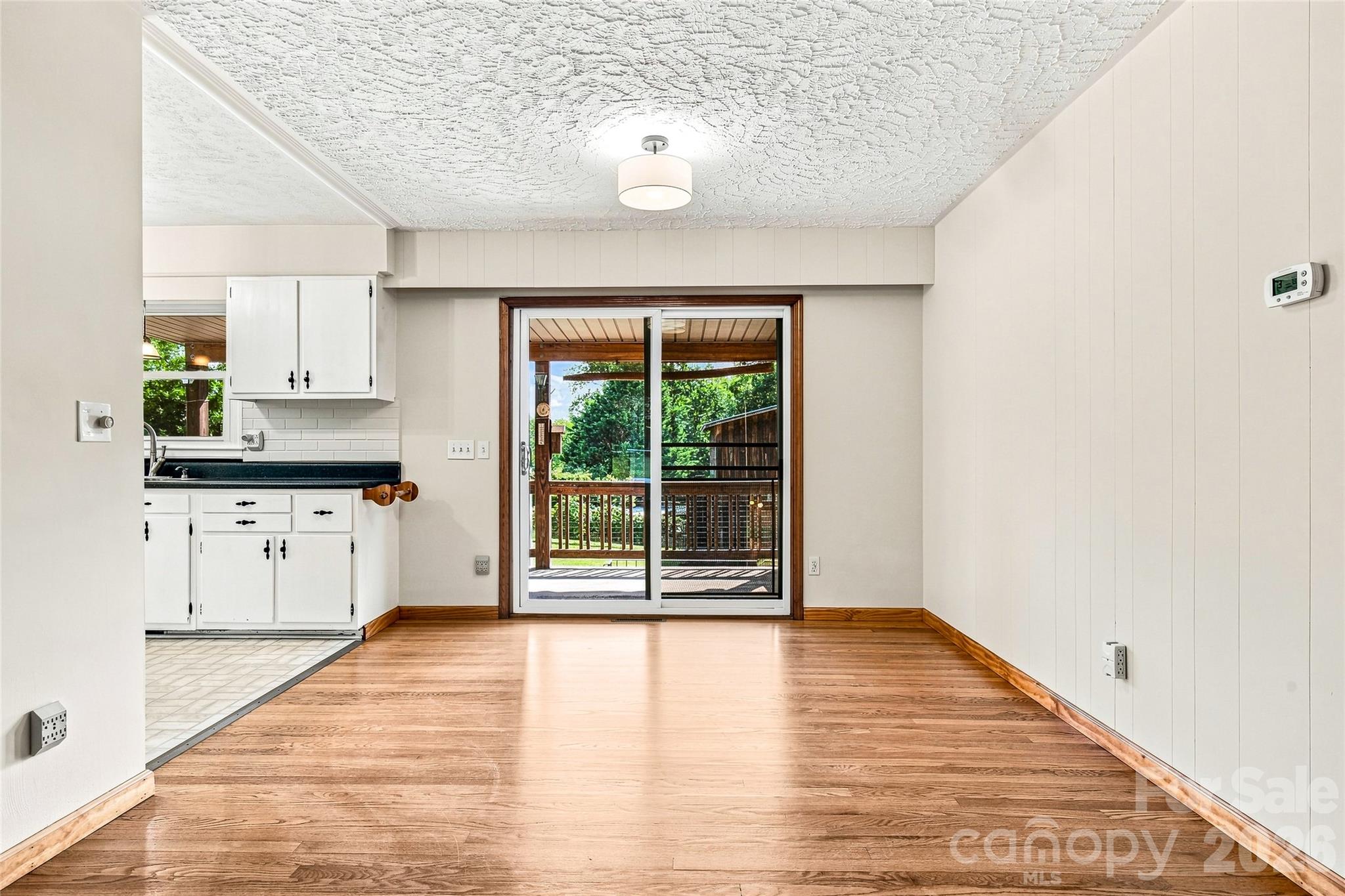 708 Loop Road Property Photo 7