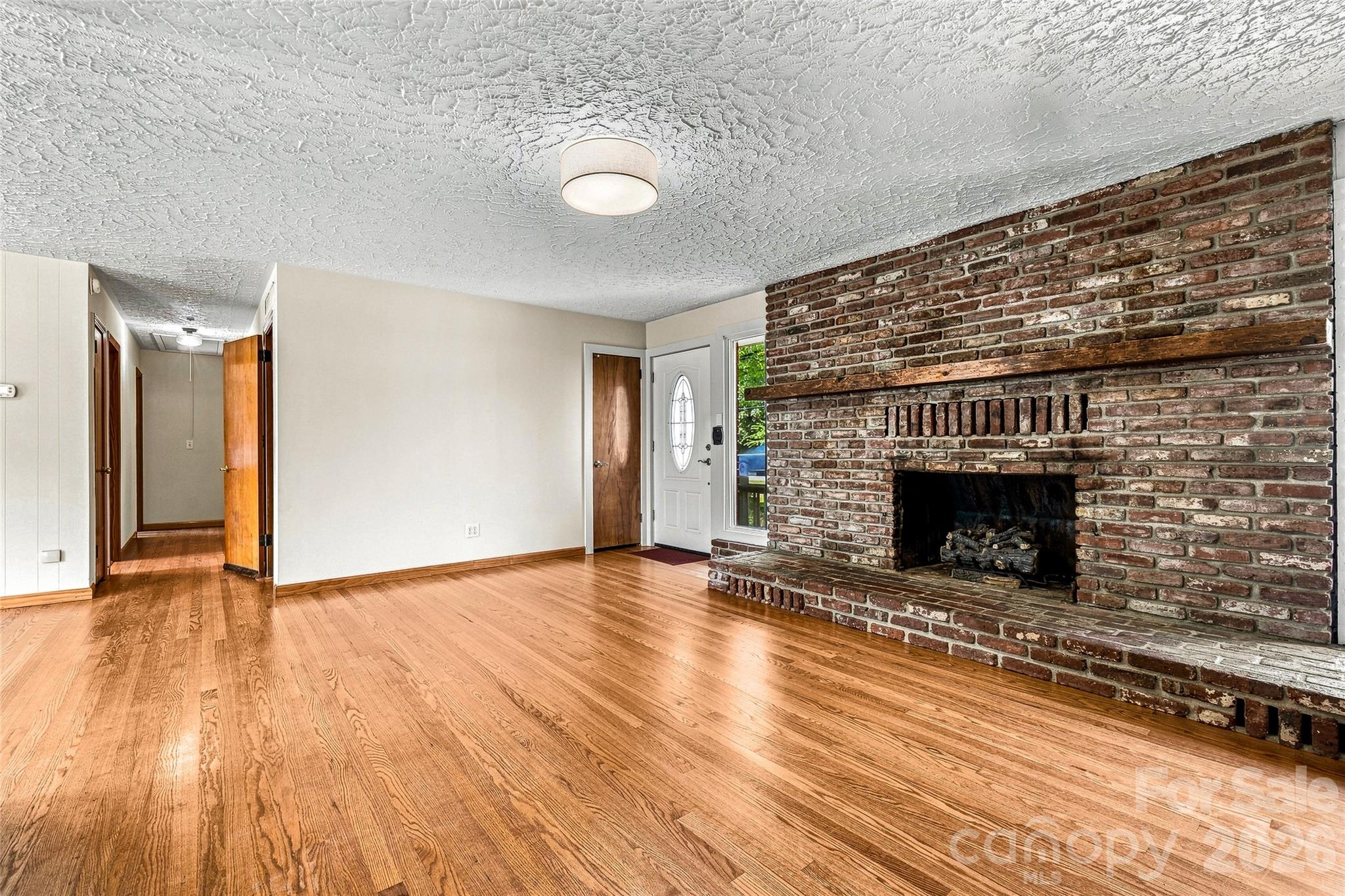 708 Loop Road Property Photo 9