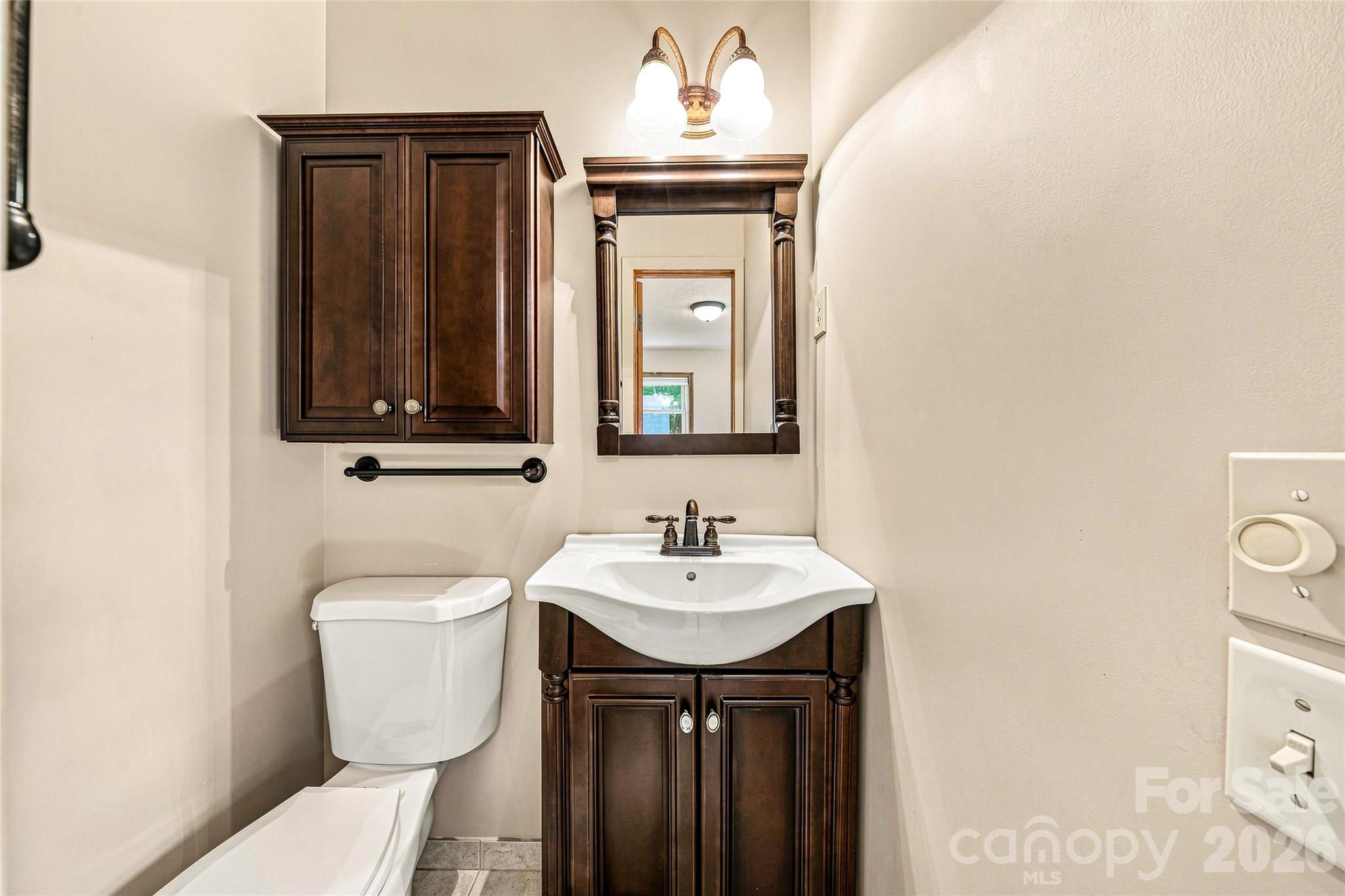708 Loop Road Property Photo 12