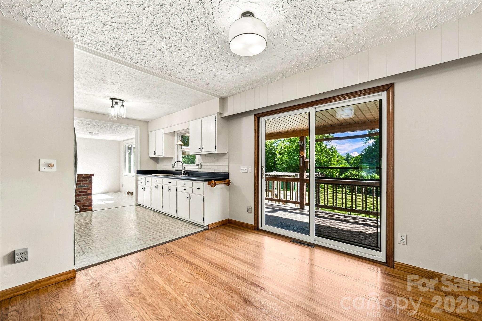 708 Loop Road Property Photo 17
