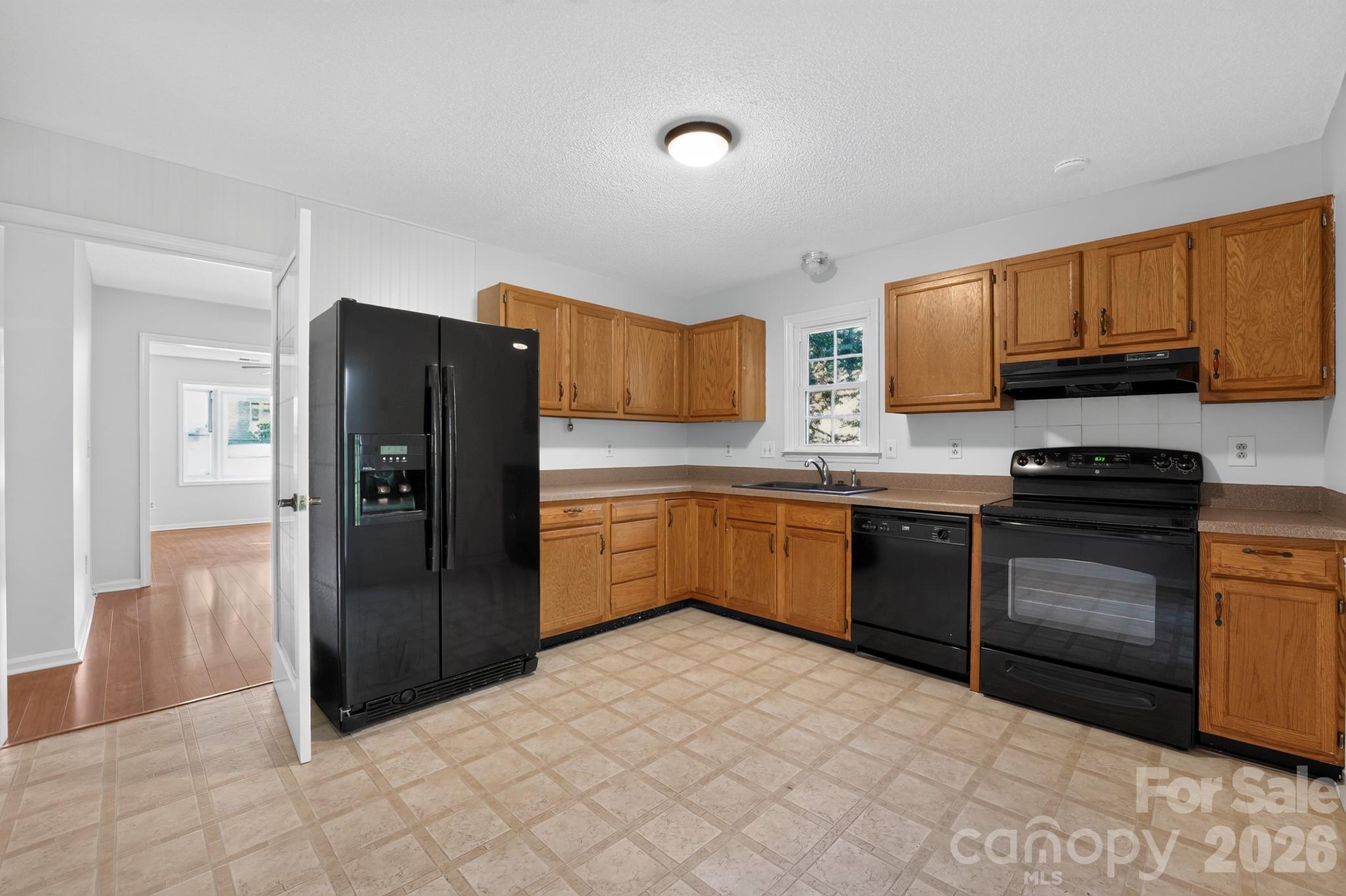 8316 Summerglen Circle Property Photo 10