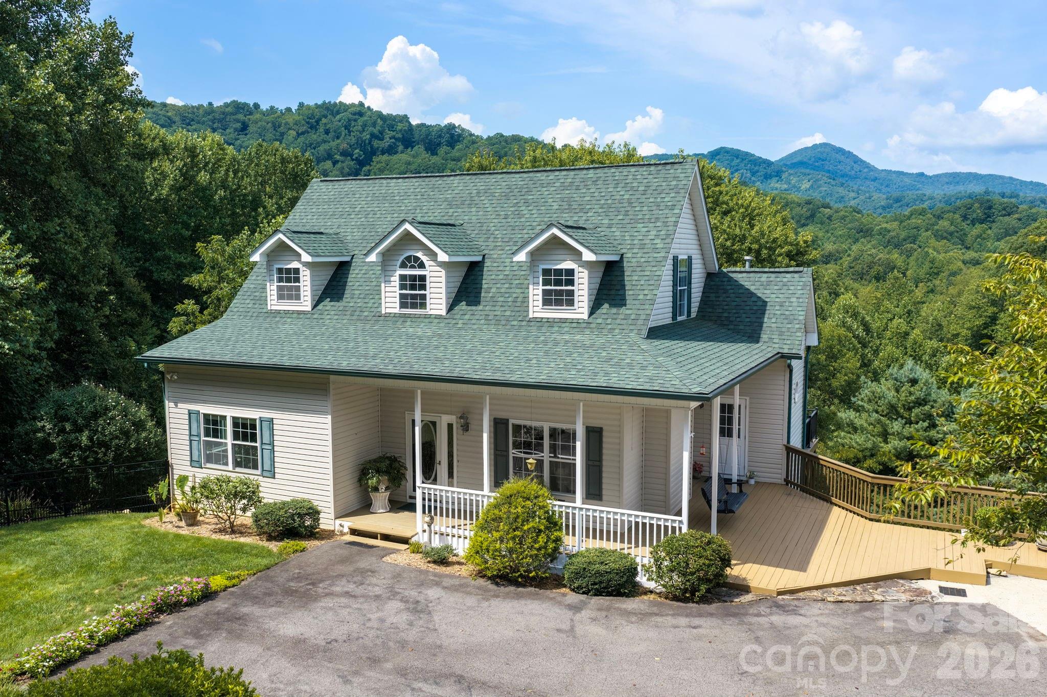 92 S Lindon Cove Road Property Photo 1