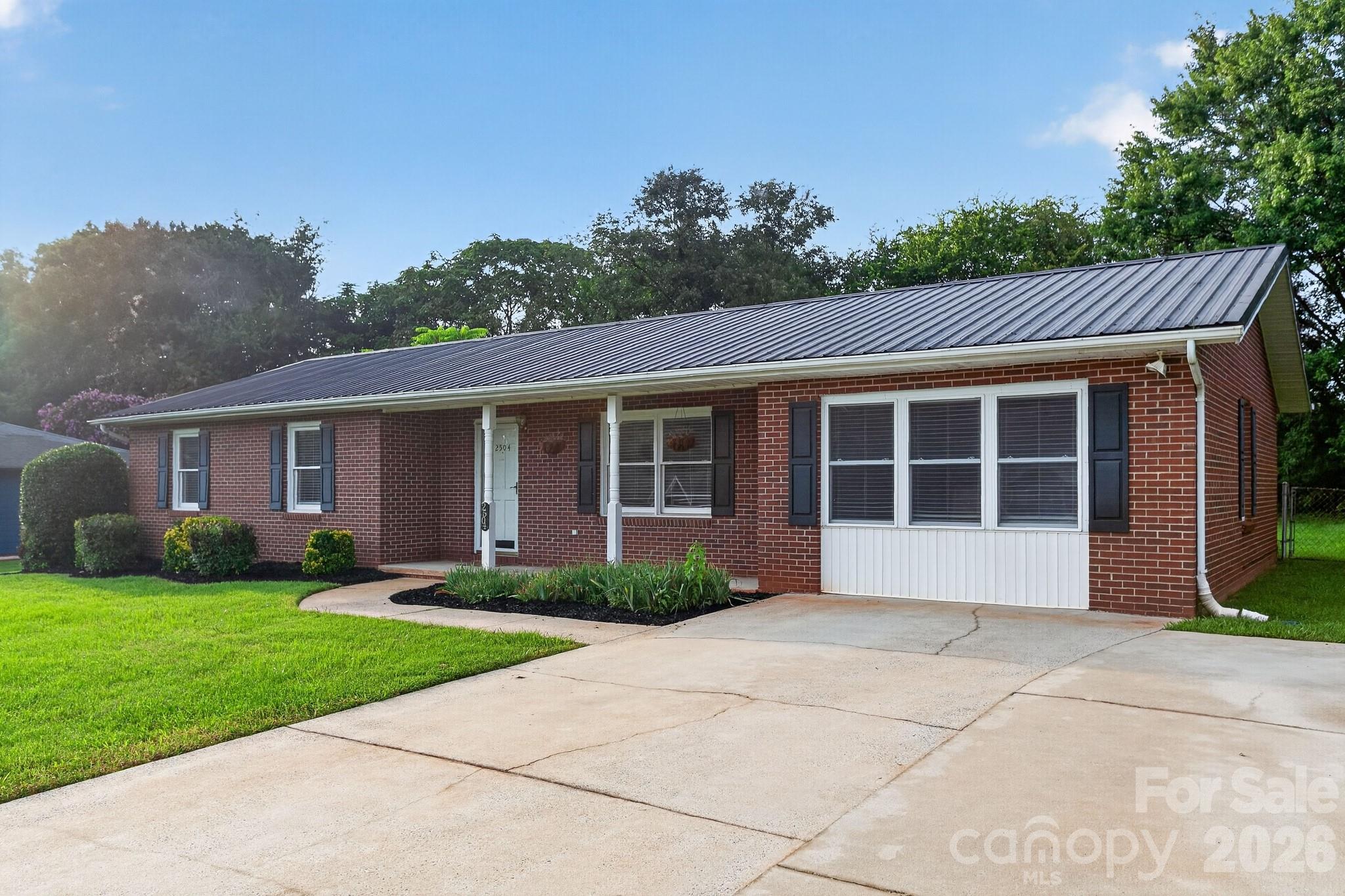 2504 Ashford Drive Property Photo