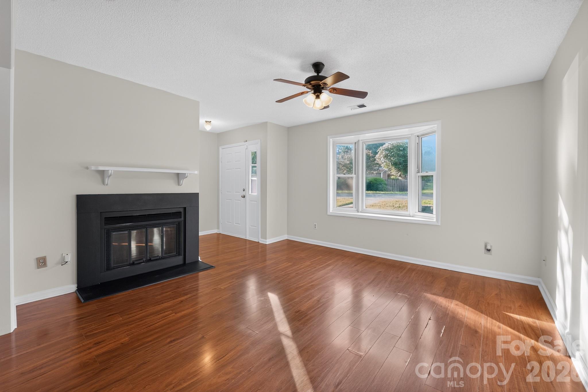 8316 Summerglen Circle Property Photo 2