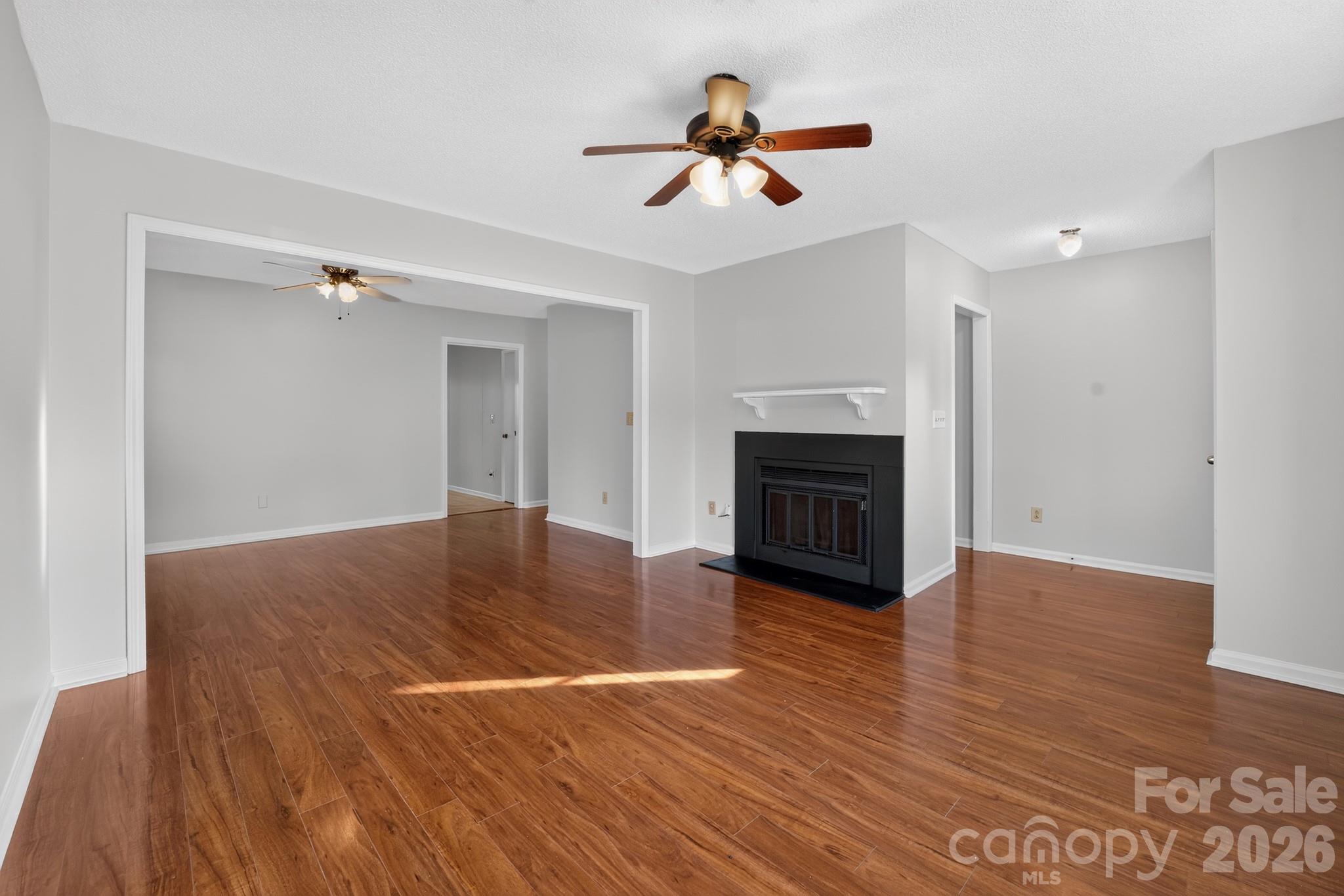 8316 Summerglen Circle Property Photo 3